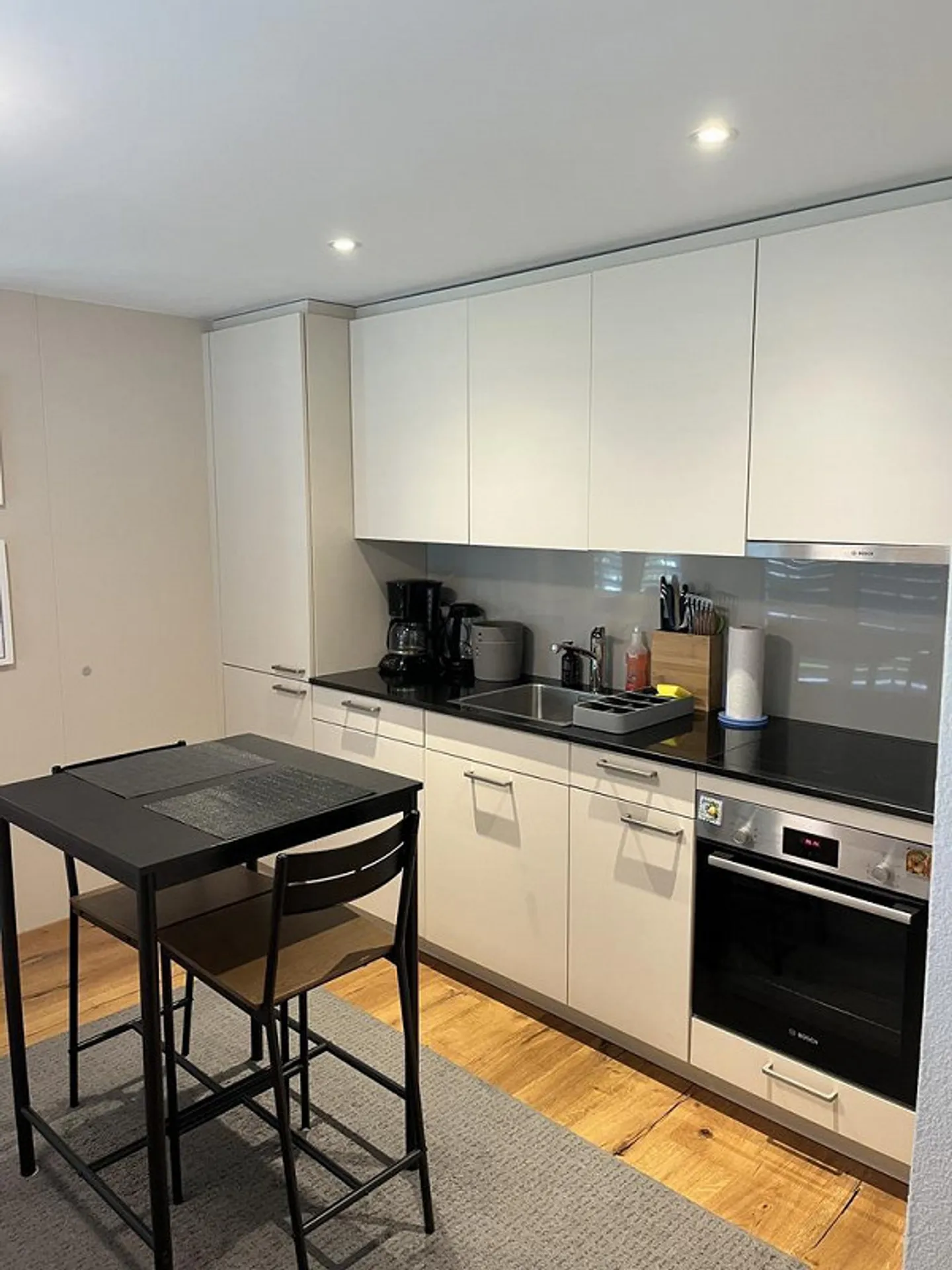 Modern home with style, recently renovated apartment in a central location - Photo 2 of 10