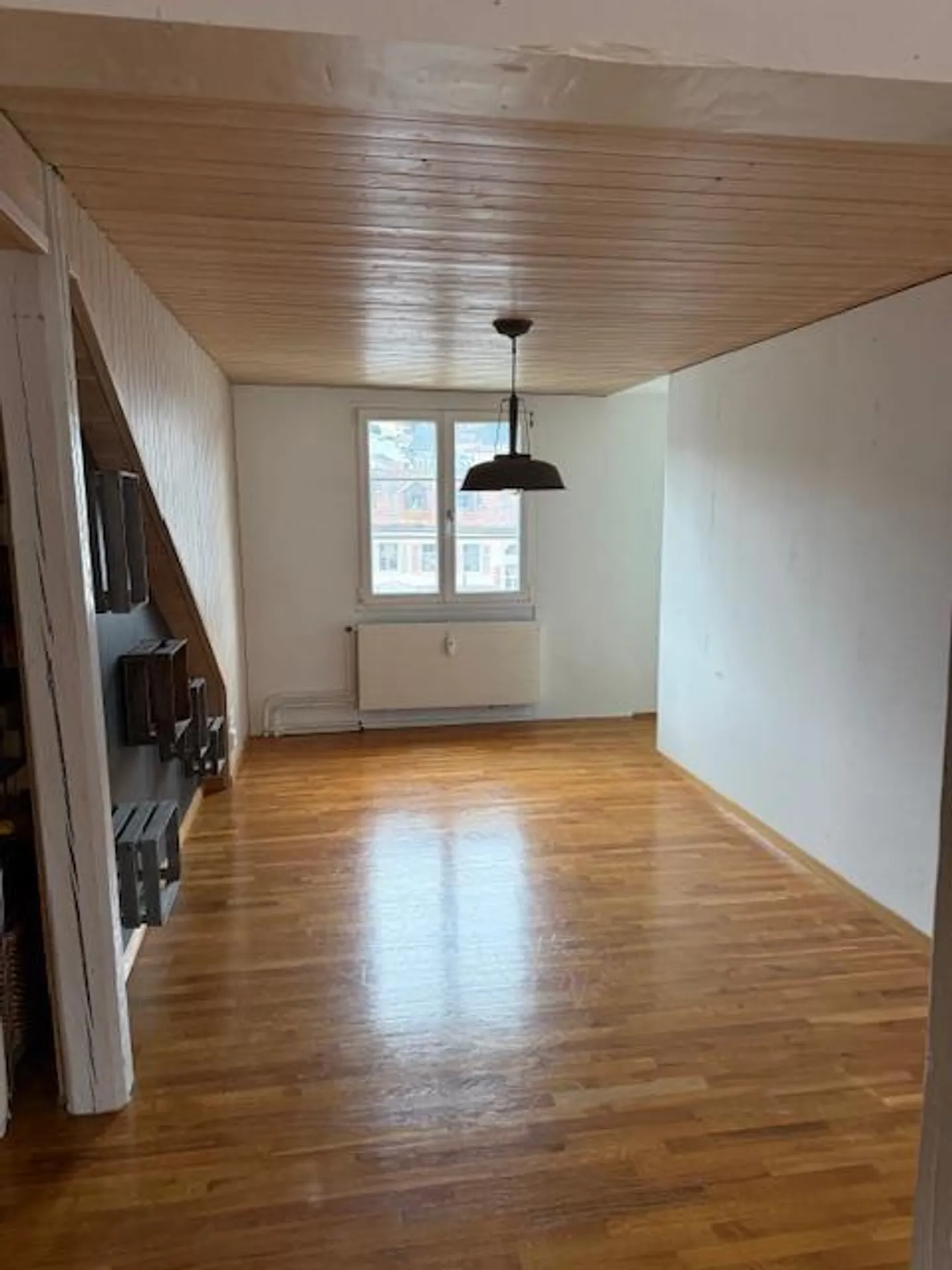 Charmante Dachwohnung mit Terrasse - Foto 9 von 19