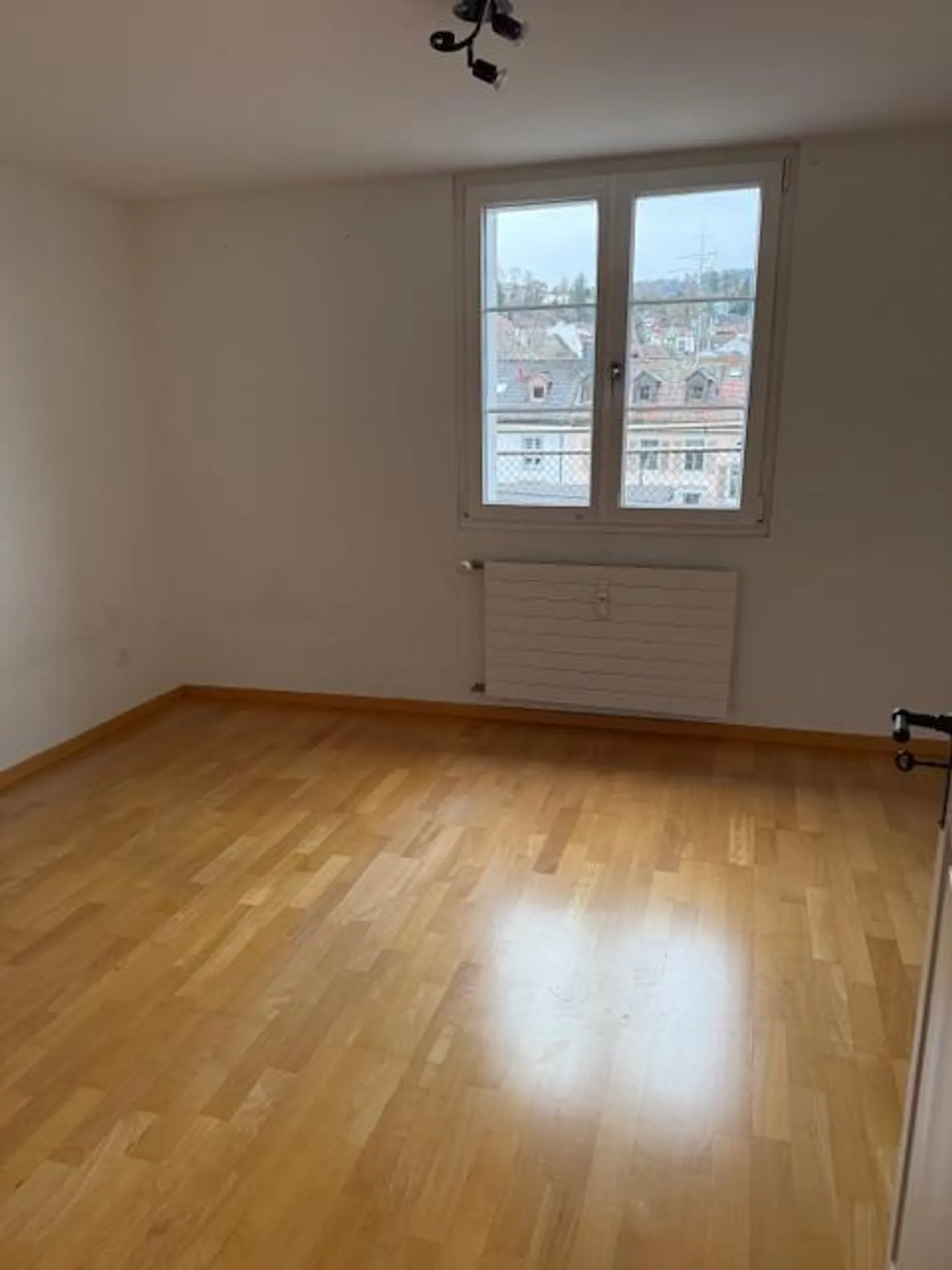 Charmante Dachwohnung mit Terrasse - Foto 11 von 19