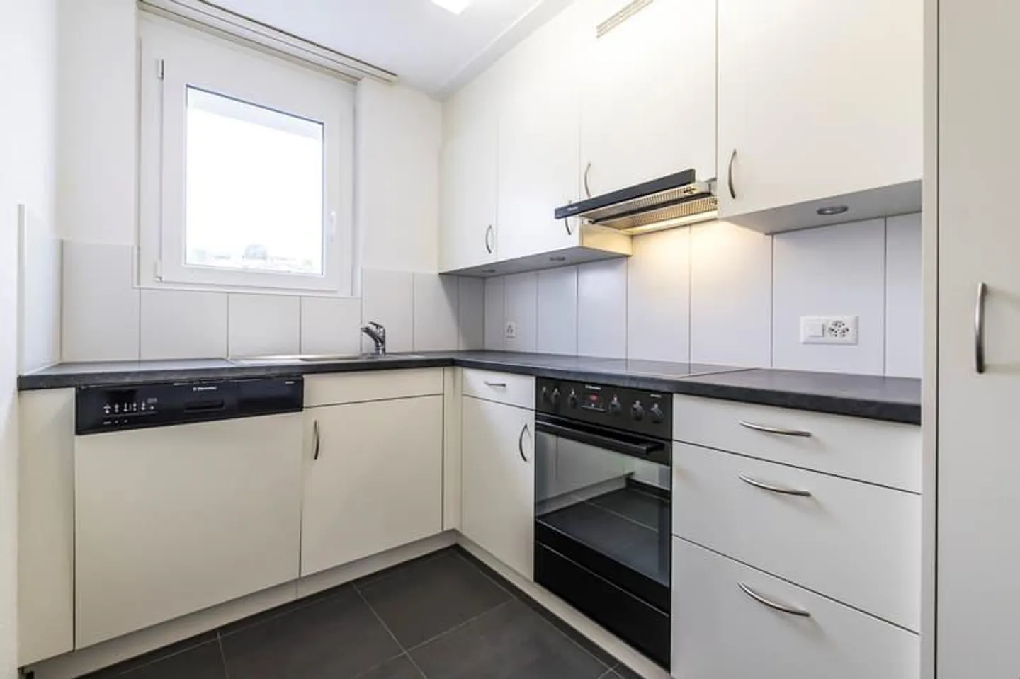 Belle appartement de 4,5 pièces au 1er étage à louer - Photo 4 sur 6