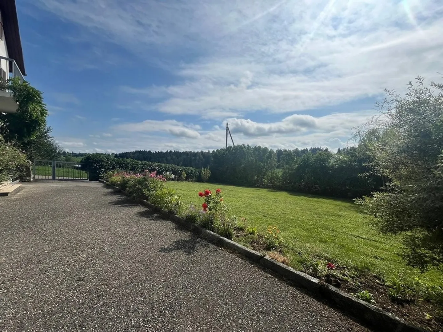 Magnificent furnished accommodation in the countryside with private garden - Photo 1 of 11