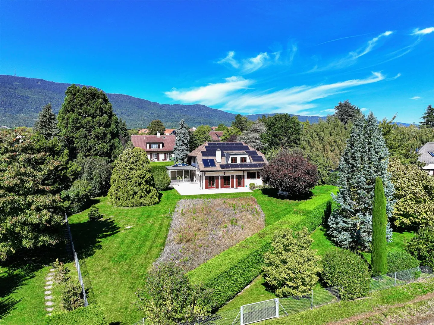 Magnificent 7.5-room detached villa in Chéserex - Photo 2 of 16