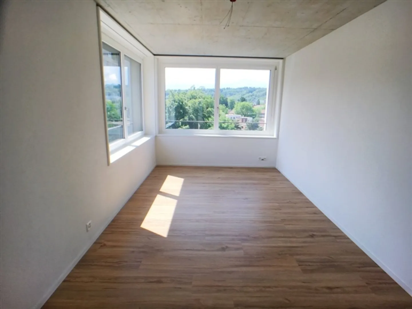 Modern 3-room apartment with large communal rooftop terrace - Photo 3 of 7