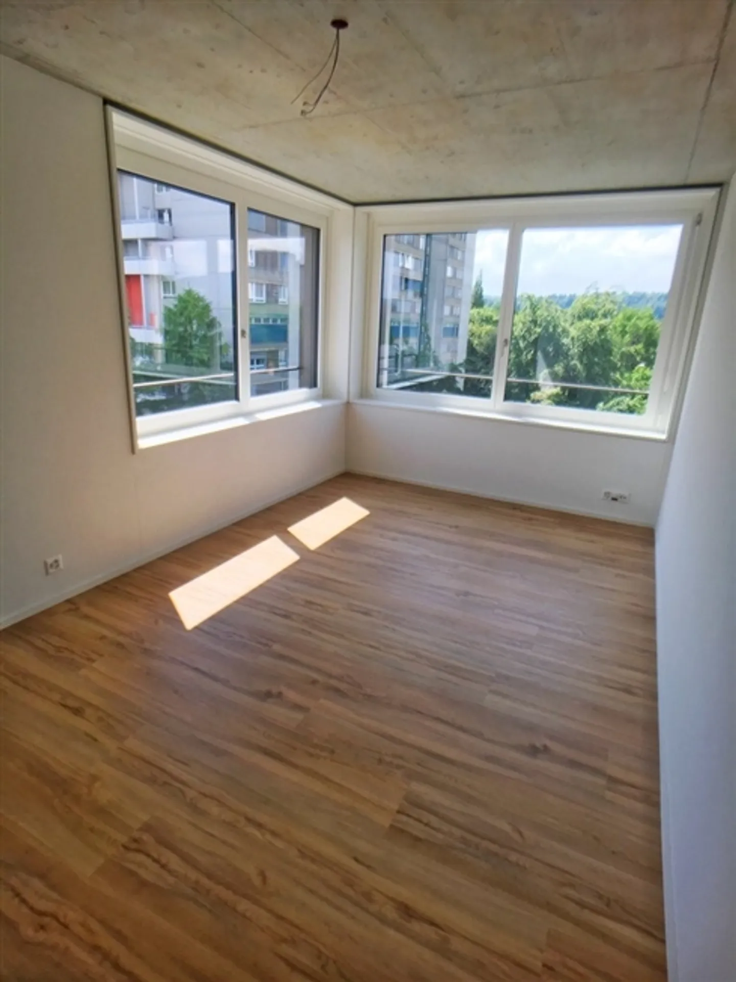 Modern 3-room apartment with large communal rooftop terrace - Photo 4 of 7