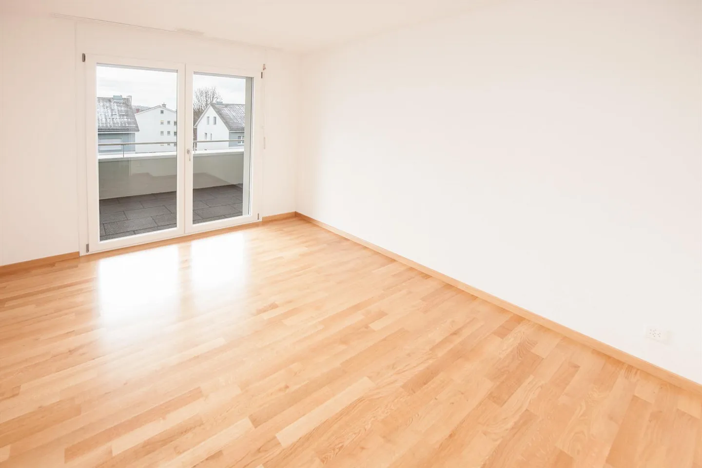 Appartement lumineux de 4,5 pièces avec balcon à Dübendorf - Photo 5 sur 11