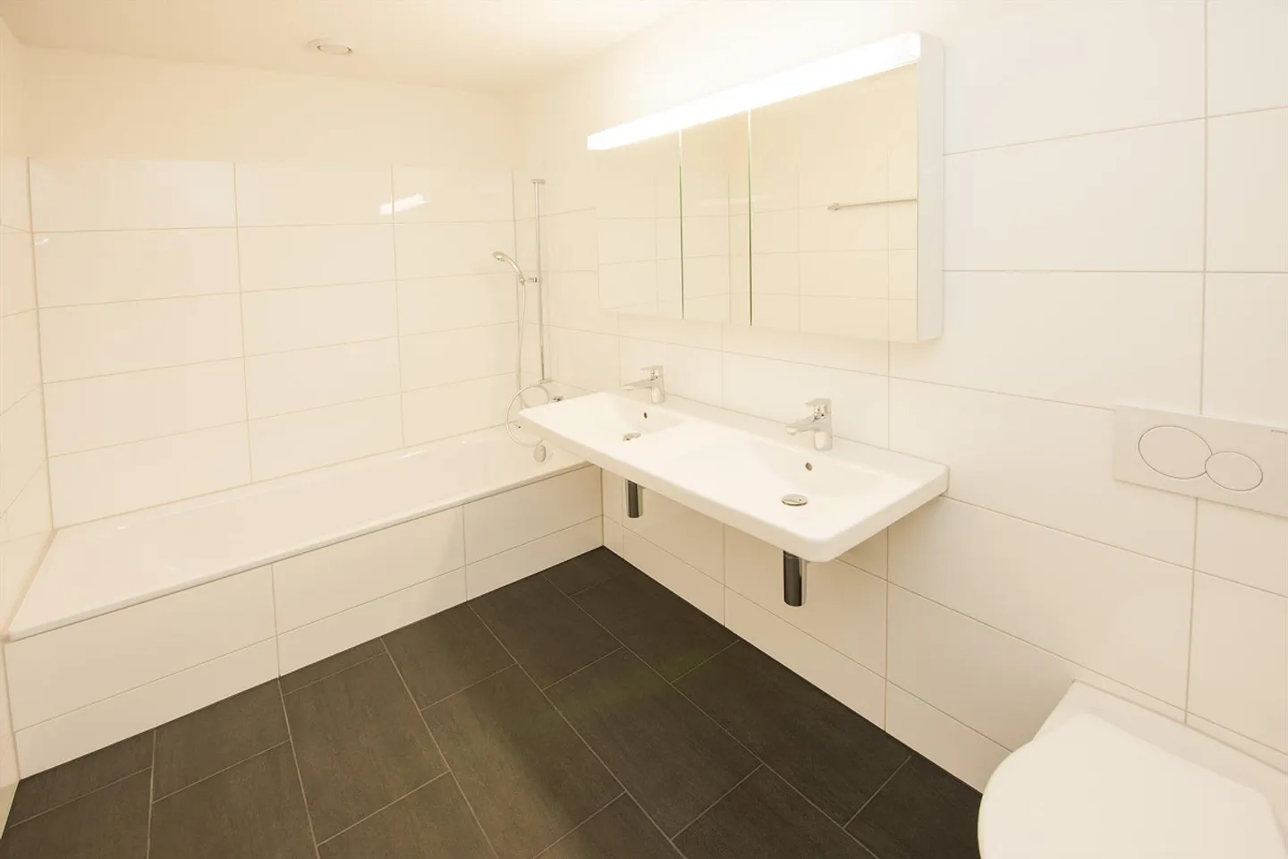 Appartement lumineux de 4,5 pièces avec balcon à Dübendorf - Photo 7 sur 11