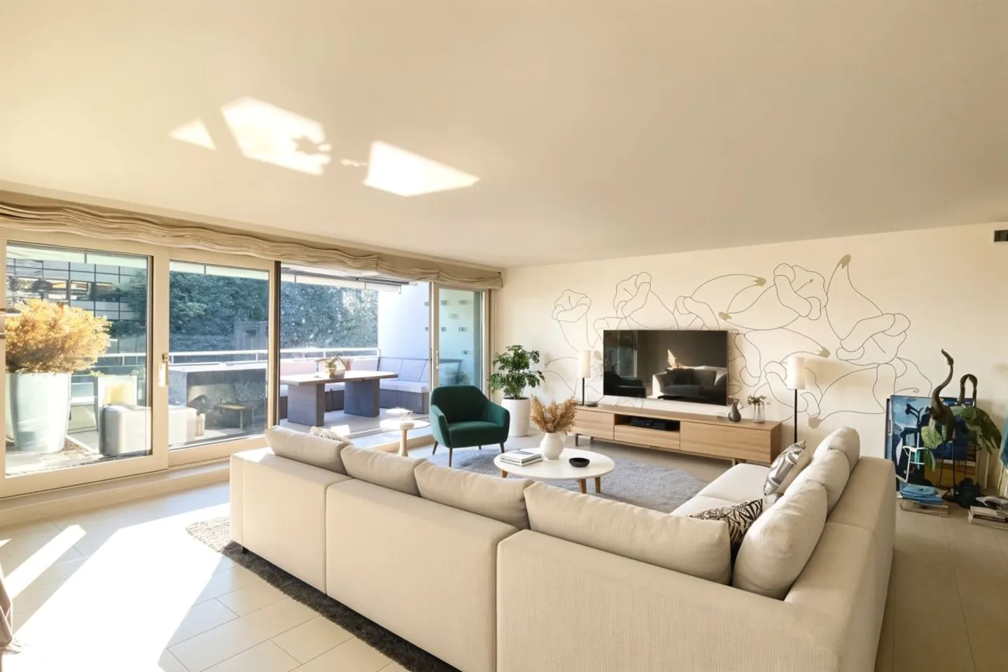 Rare for Sale - Exceptional Duplex with Garden and Breathtaking Mountain View - Photo 1 of 8