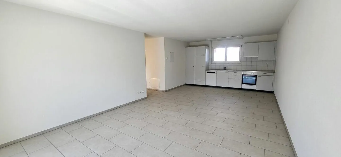 Beautiful 3-room apartment looking for a new resident with a flair for greenery! - Photo 3 of 14