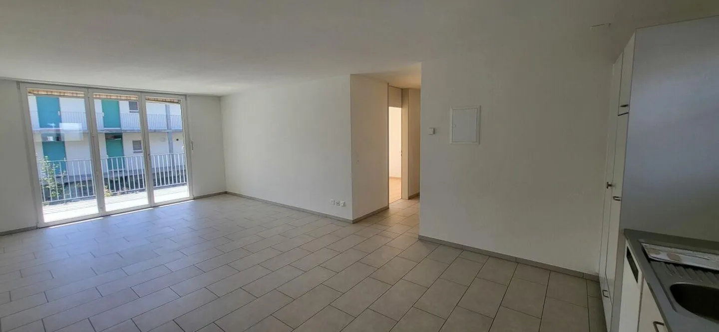 Beautiful 3-room apartment looking for a new resident with a flair for greenery! - Photo 4 of 14