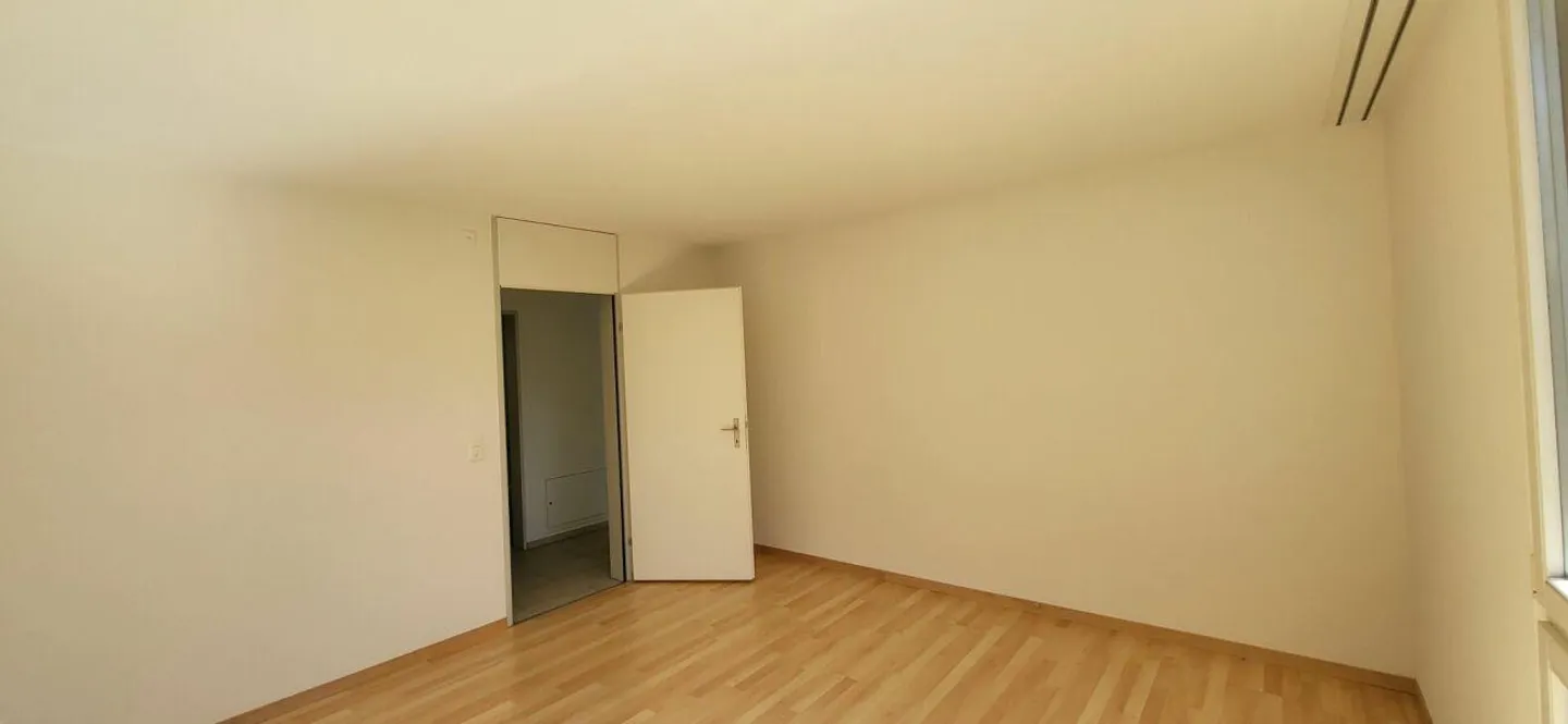 Beautiful 3-room apartment looking for a new resident with a flair for greenery! - Photo 10 of 14