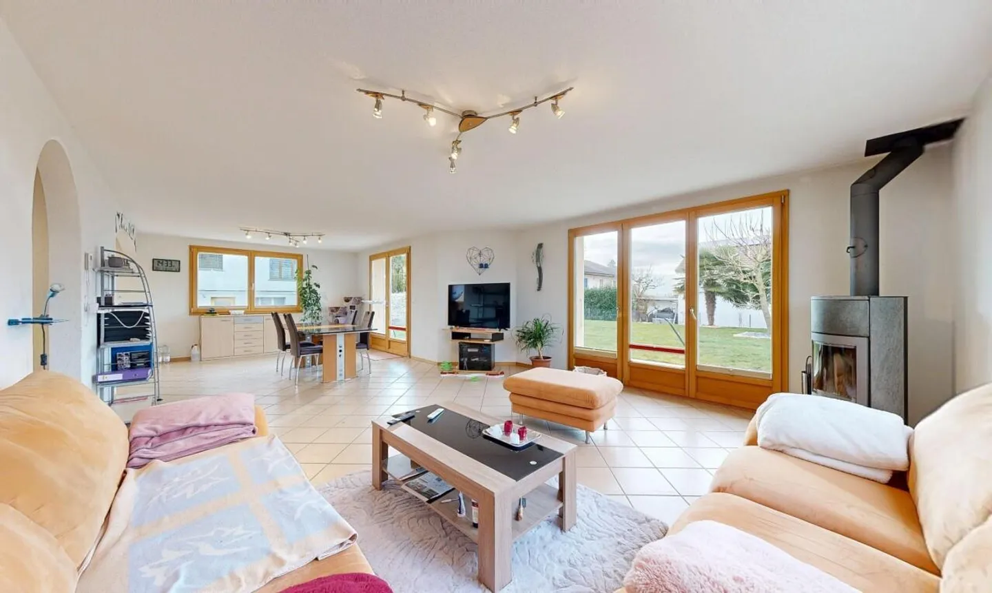 Casa luminosa con spazio ricreativo - Foto 2 di 11