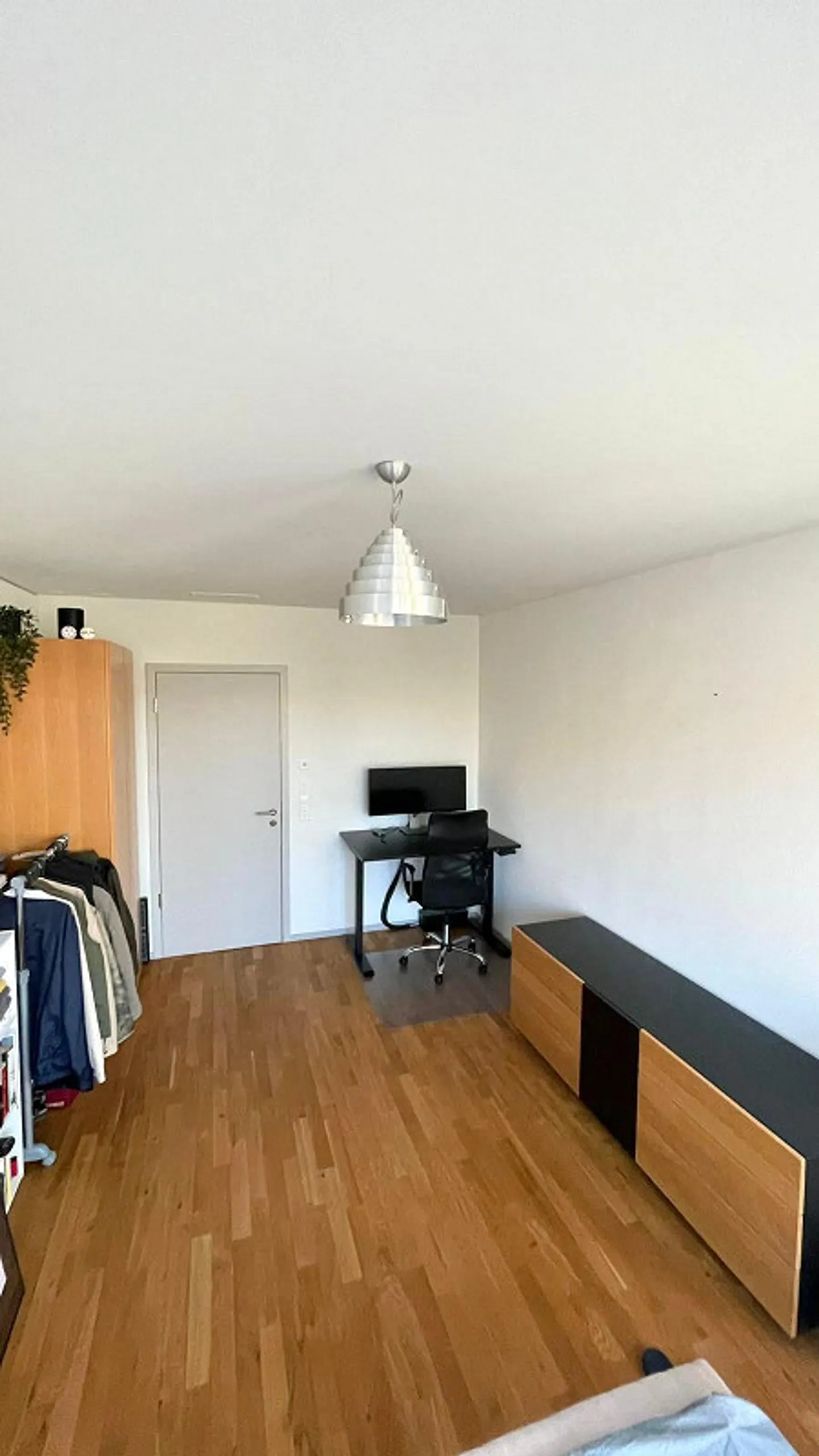 Modern shared apartment in a prime location - Photo 2 of 7