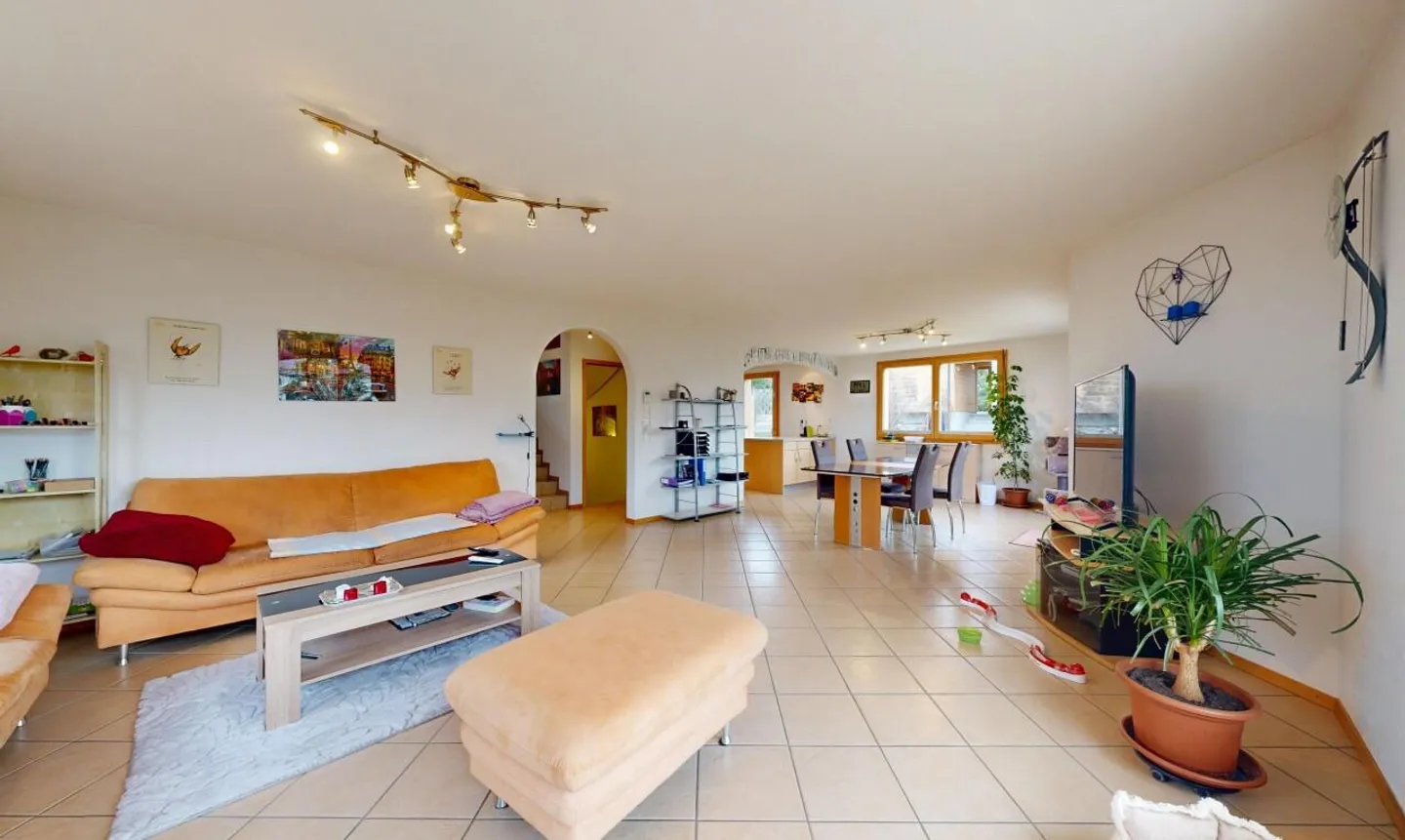 Casa luminosa con spazio ricreativo - Foto 3 di 11