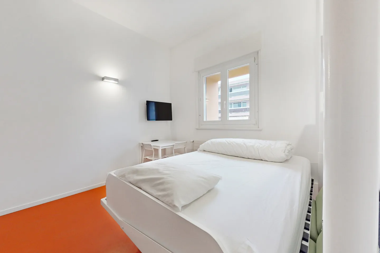 A furnished studio - CHF 300.00 TL voucher offered! - Photo 3 of 6