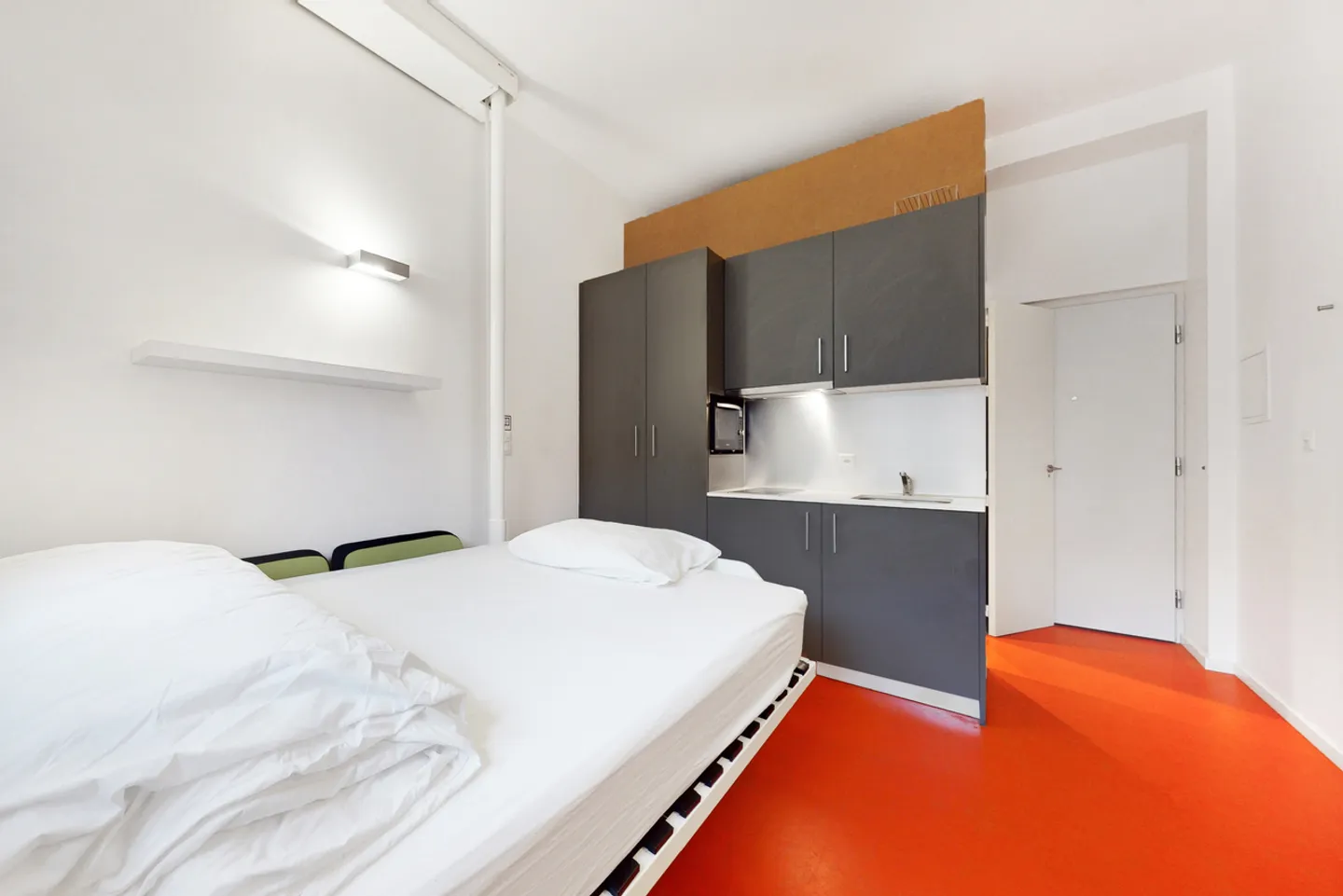 A furnished studio - CHF 300.00 TL voucher offered! - Photo 1 of 6