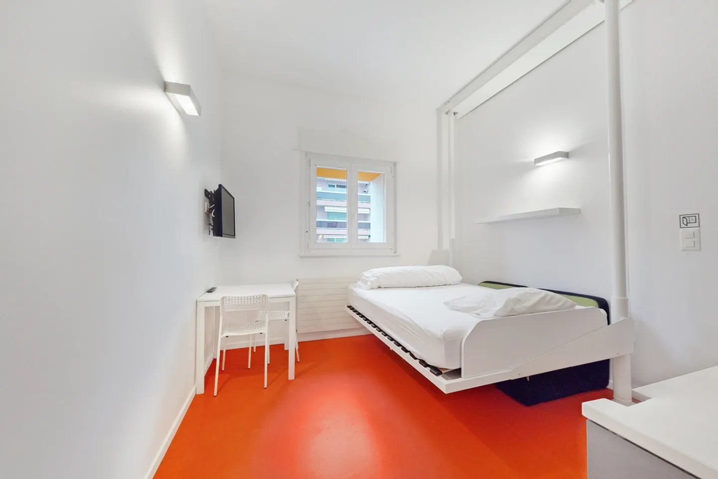 A furnished studio - CHF 300.00 TL voucher offered! - Photo 4 of 6