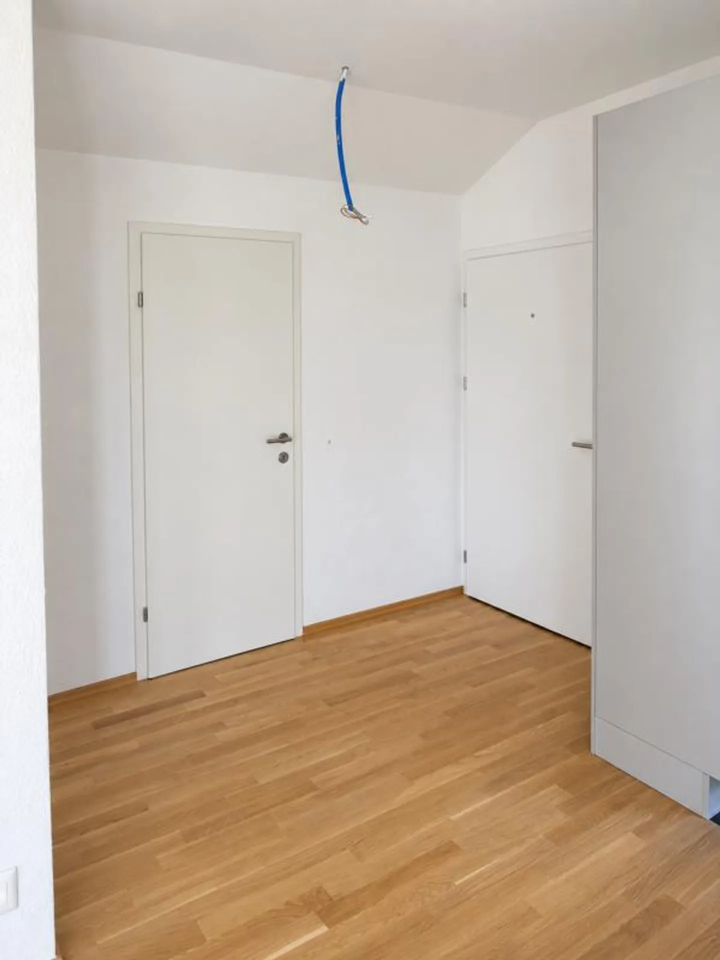 Appartement sous les toits lumineux de 2,5 pièces avec grand balcon - Photo 4 sur 10