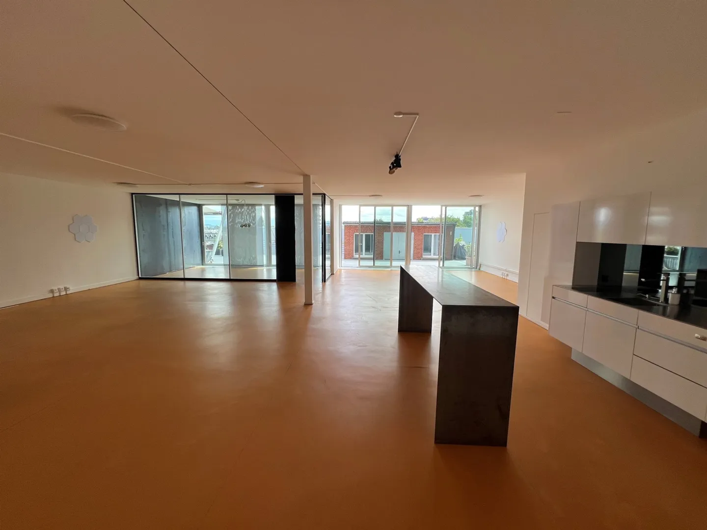 Ufficio con accesso diretto alla terrazza - Foto 1 di 5
