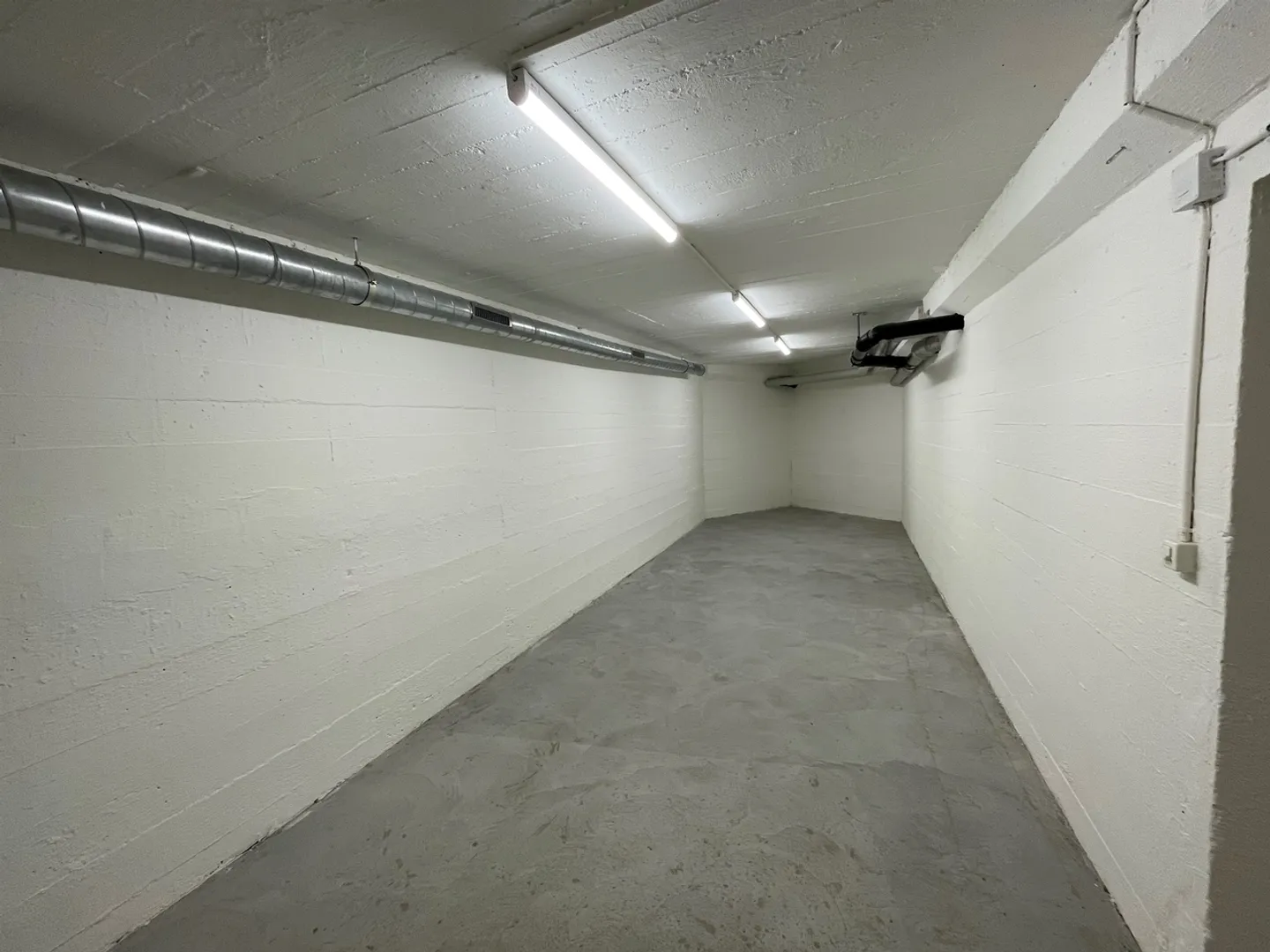 Storage space in a prime location! - Photo 4 of 4