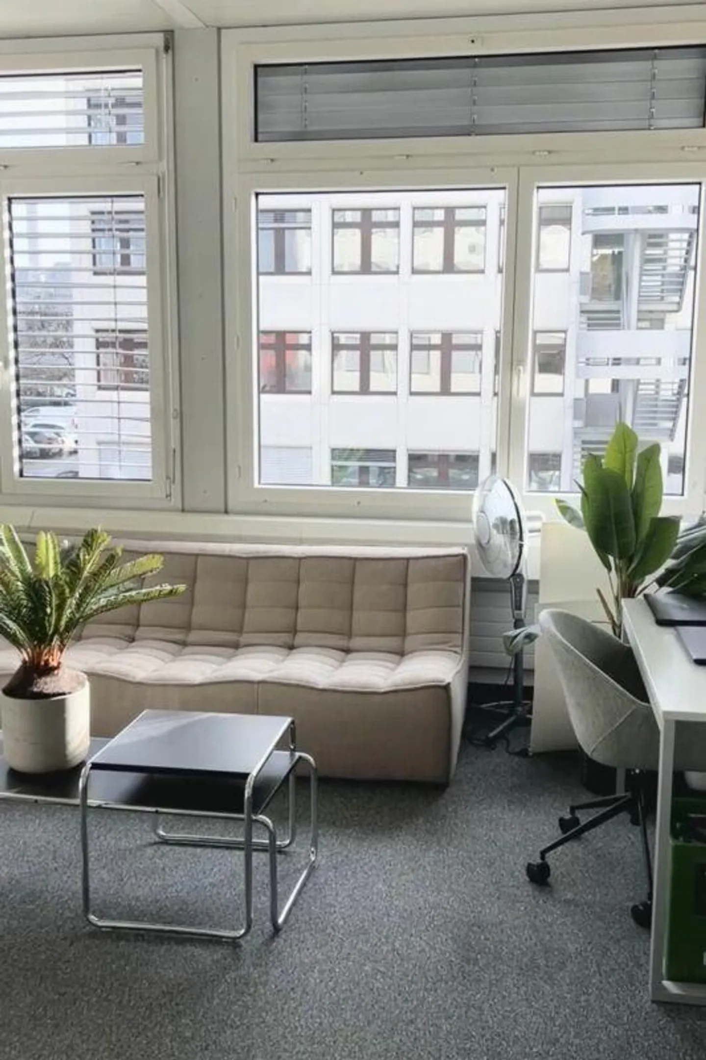 Office with shared kitchen & meeting room in Volketswil - Photo 1 of 5