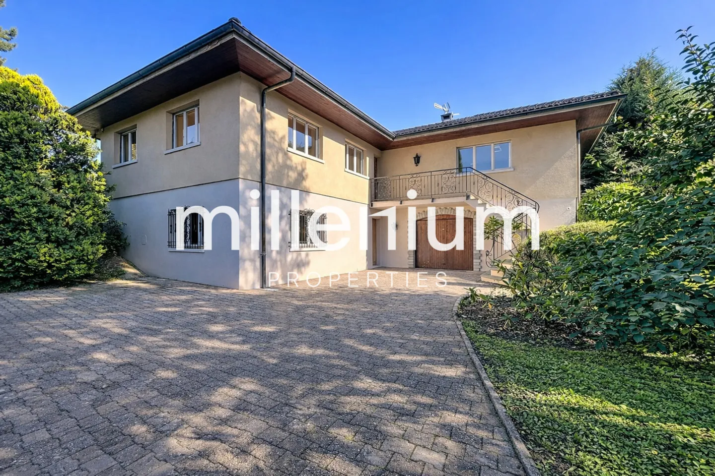 Charming Detached Villa in Geneva - Photo 2 of 10