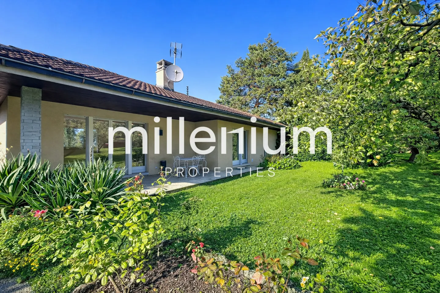 Charming Detached Villa in Geneva - Photo 3 of 10