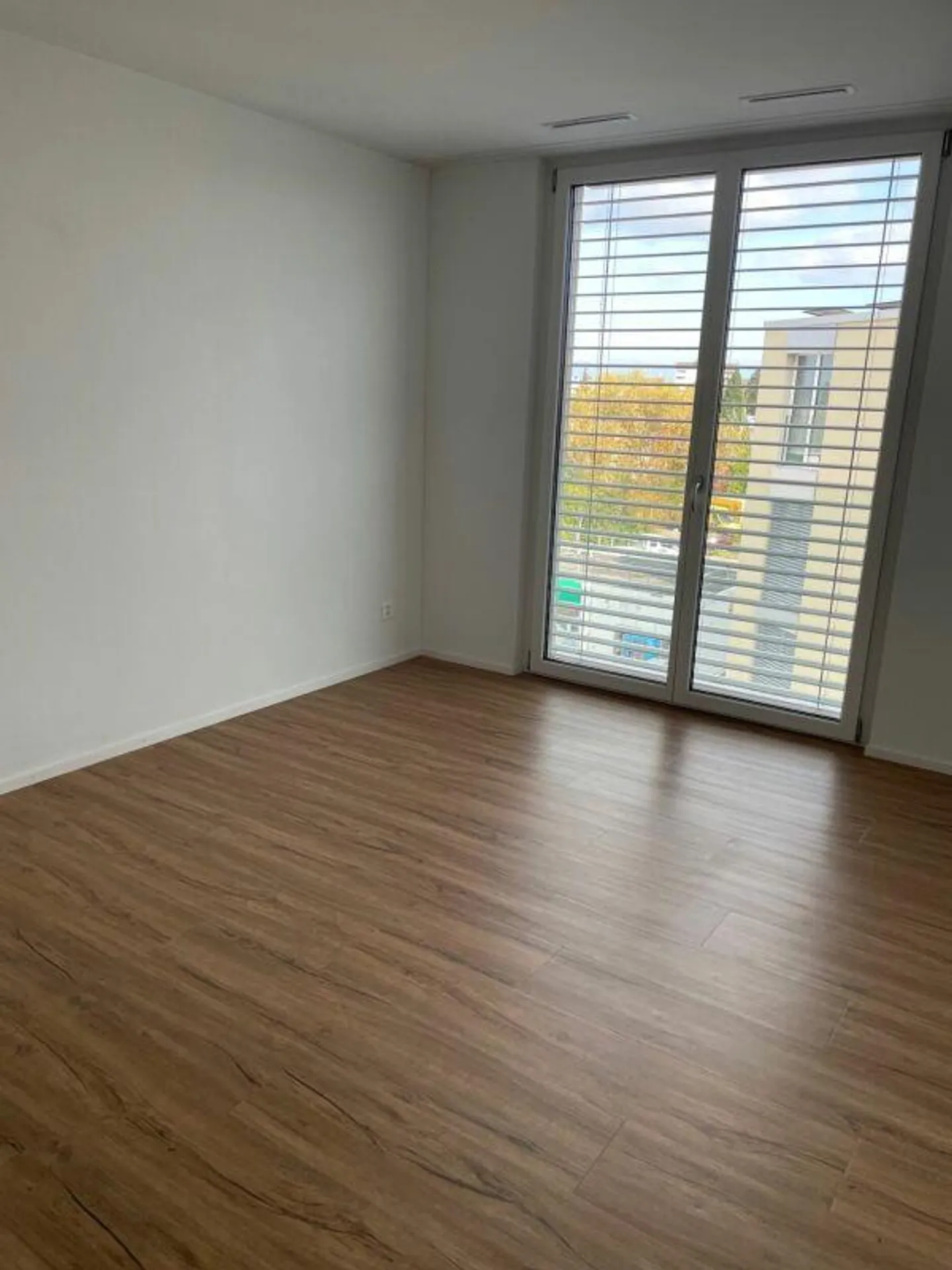 Neubau 3.5 Attikawohnung mit Aussicht ins Grüne - Foto 5 von 9