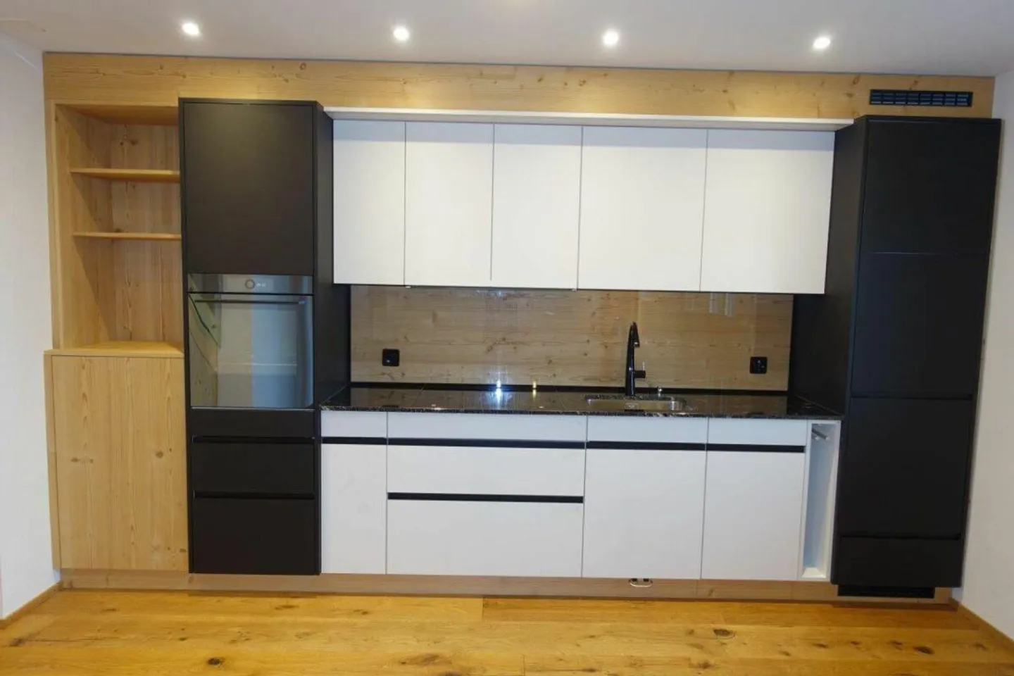 4.5-Zimmer-Ferienwohnung Nr. 1 in einem historischen Zweifamilienha... - Foto 3 von 6