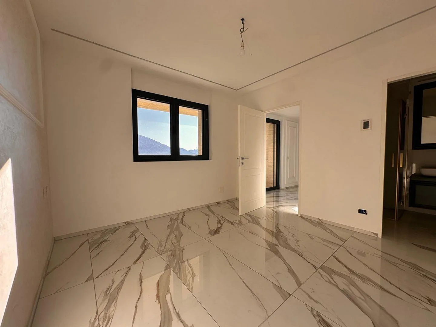 Mediterranean villa with pool, SPA and panoramic view of Lake Maggiore - Photo 8 of 13