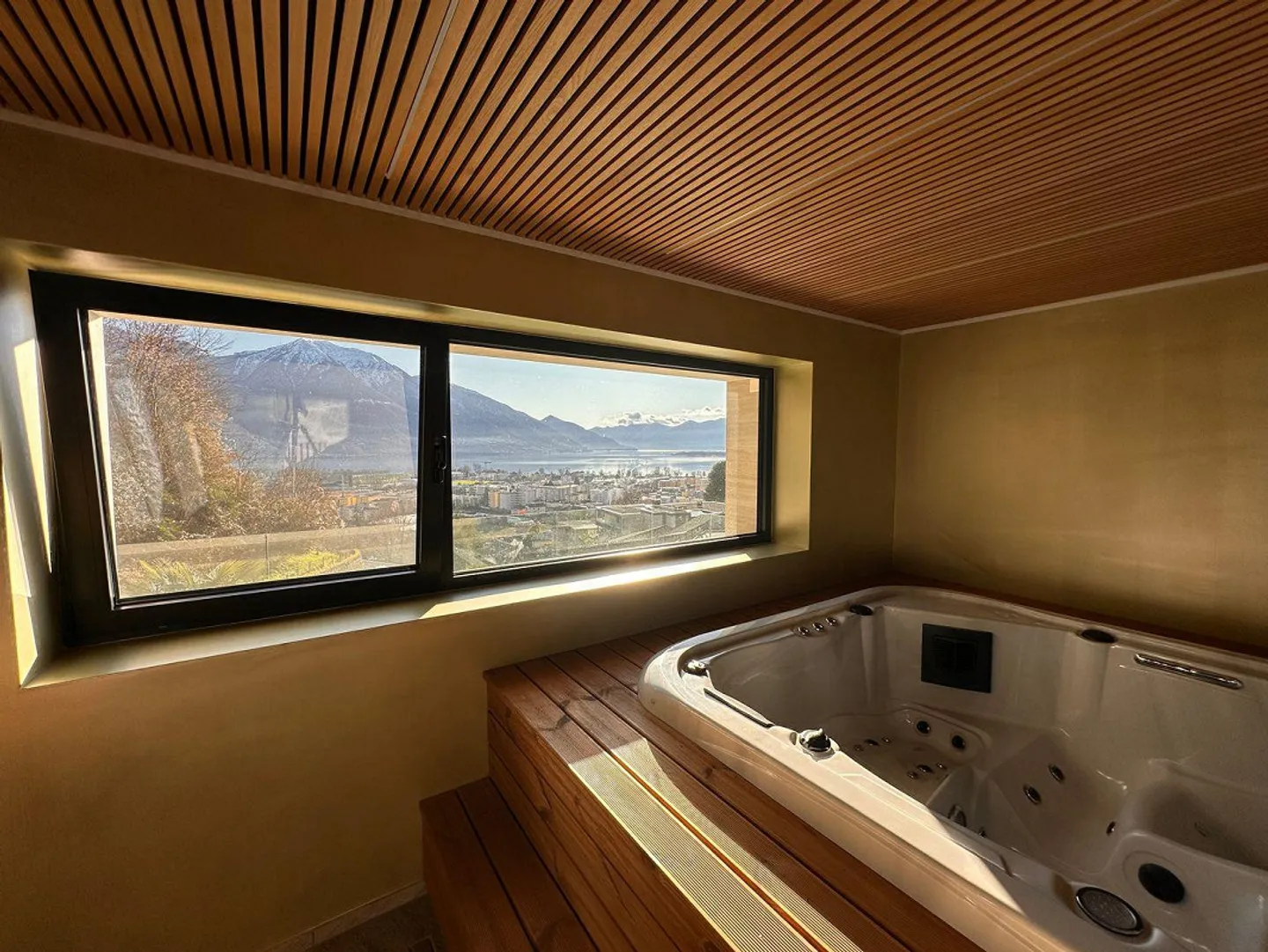 Mediterranean villa with pool, SPA and panoramic view of Lake Maggiore - Photo 9 of 13