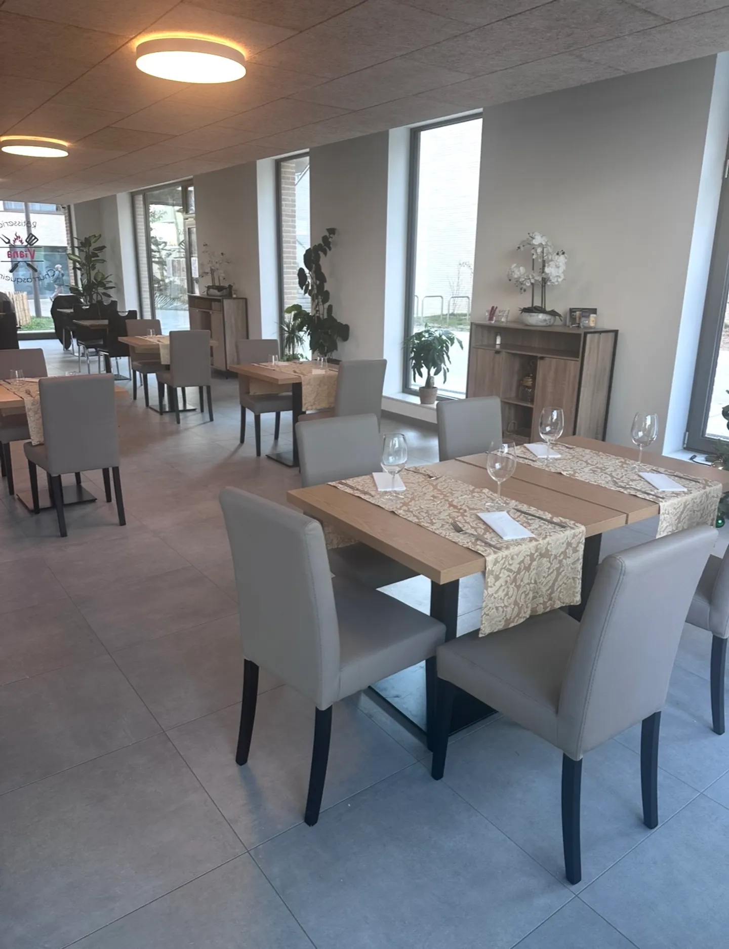 Neues Café-Restaurant in Lausanne - Foto 1 von 6