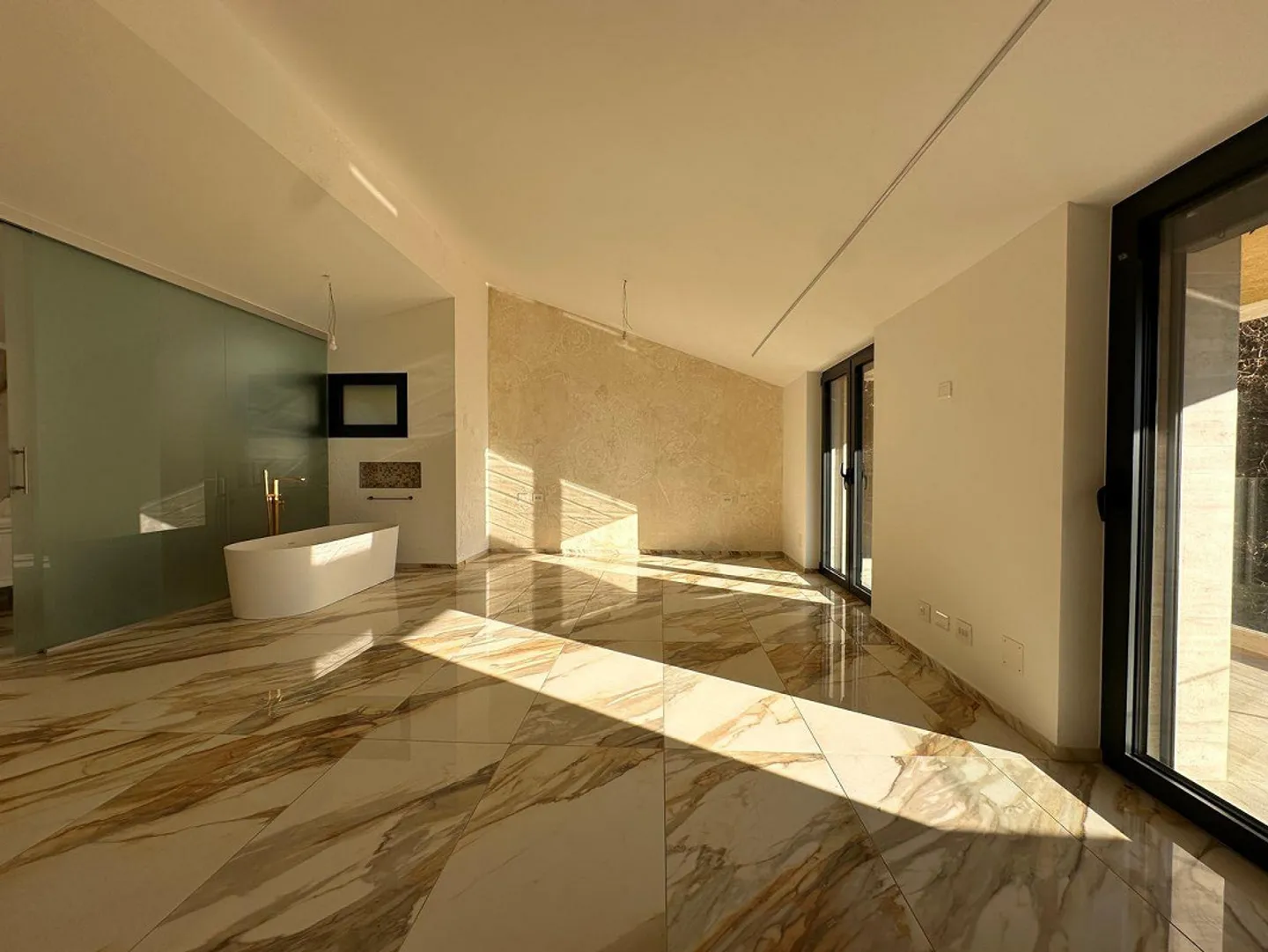 Mediterranean villa with pool, SPA and panoramic view of Lake Maggiore - Photo 6 of 13