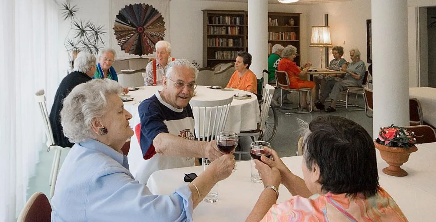 Beautiful 3-room apartment in a retirement cooperative for rent - Photo 2 of 7