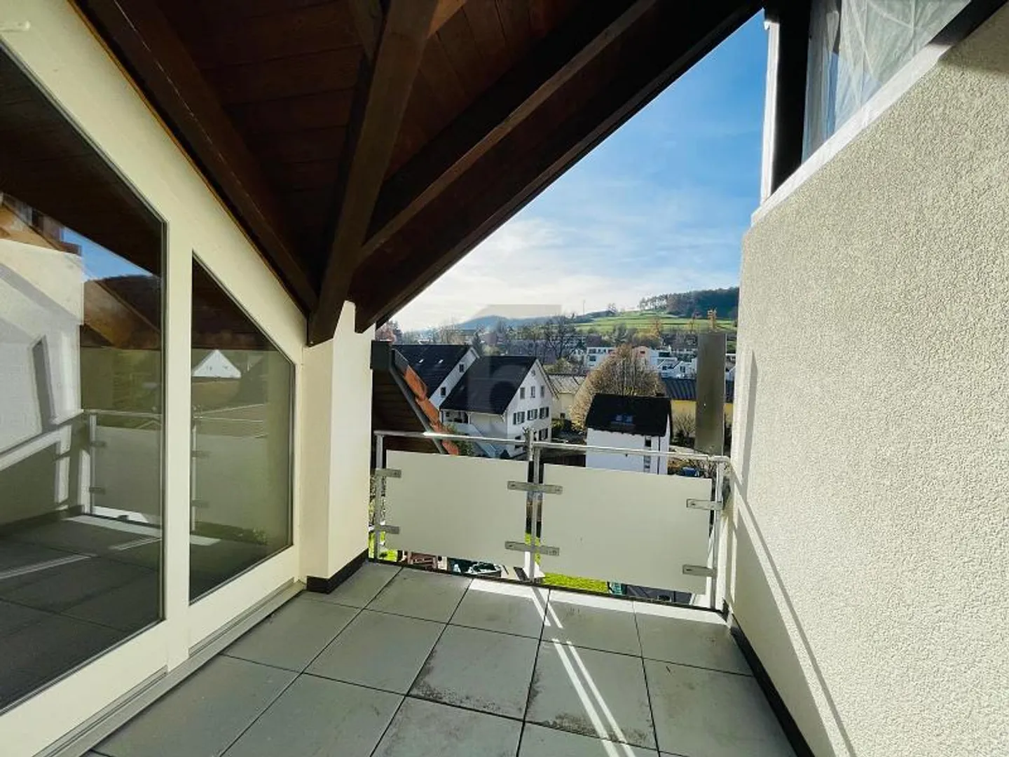 LÄNDLICH MIT TRAUMHAFTER WEITSICHT - Foto 4 von 6