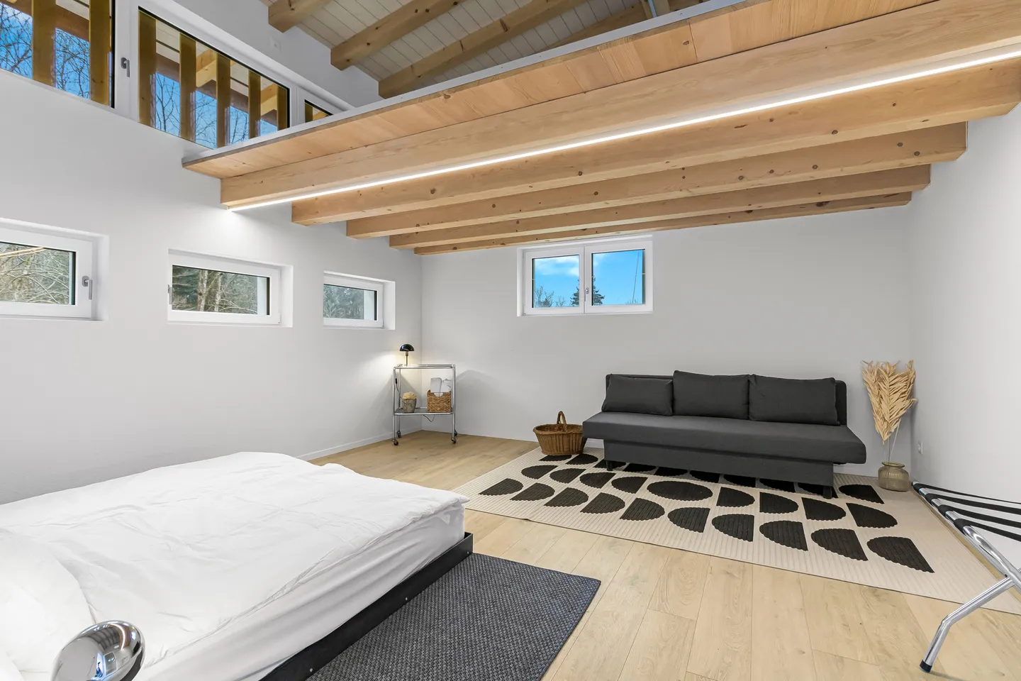 Modern Family Home in Goldiwil - Photo 13 of 13