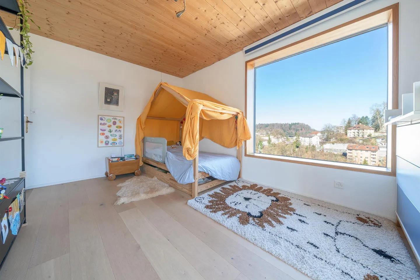 Charmantes Einfamilienhaus mit Garten - Foto 4 von 8