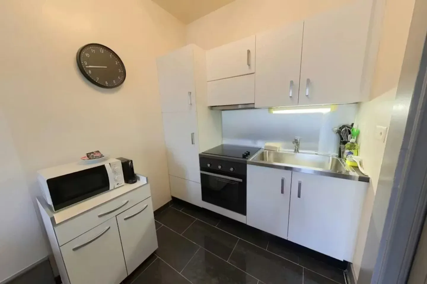 Apartment for rent - Photo 3 of 5