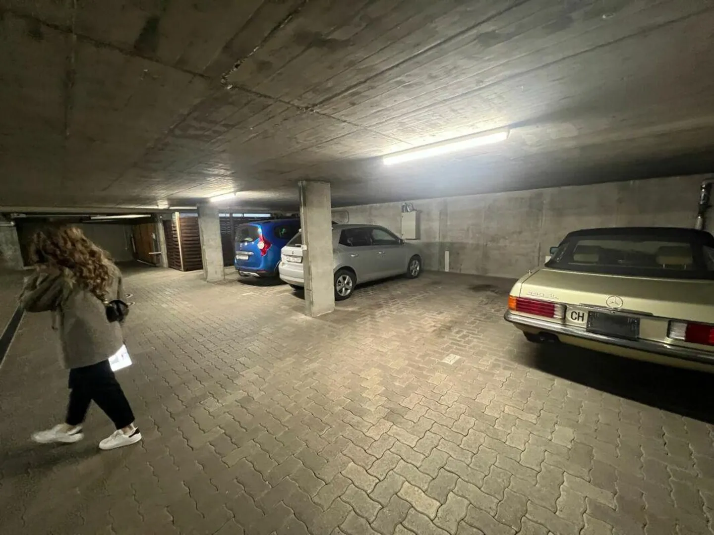 Places de parking et places de garage - Photo 4 sur 11