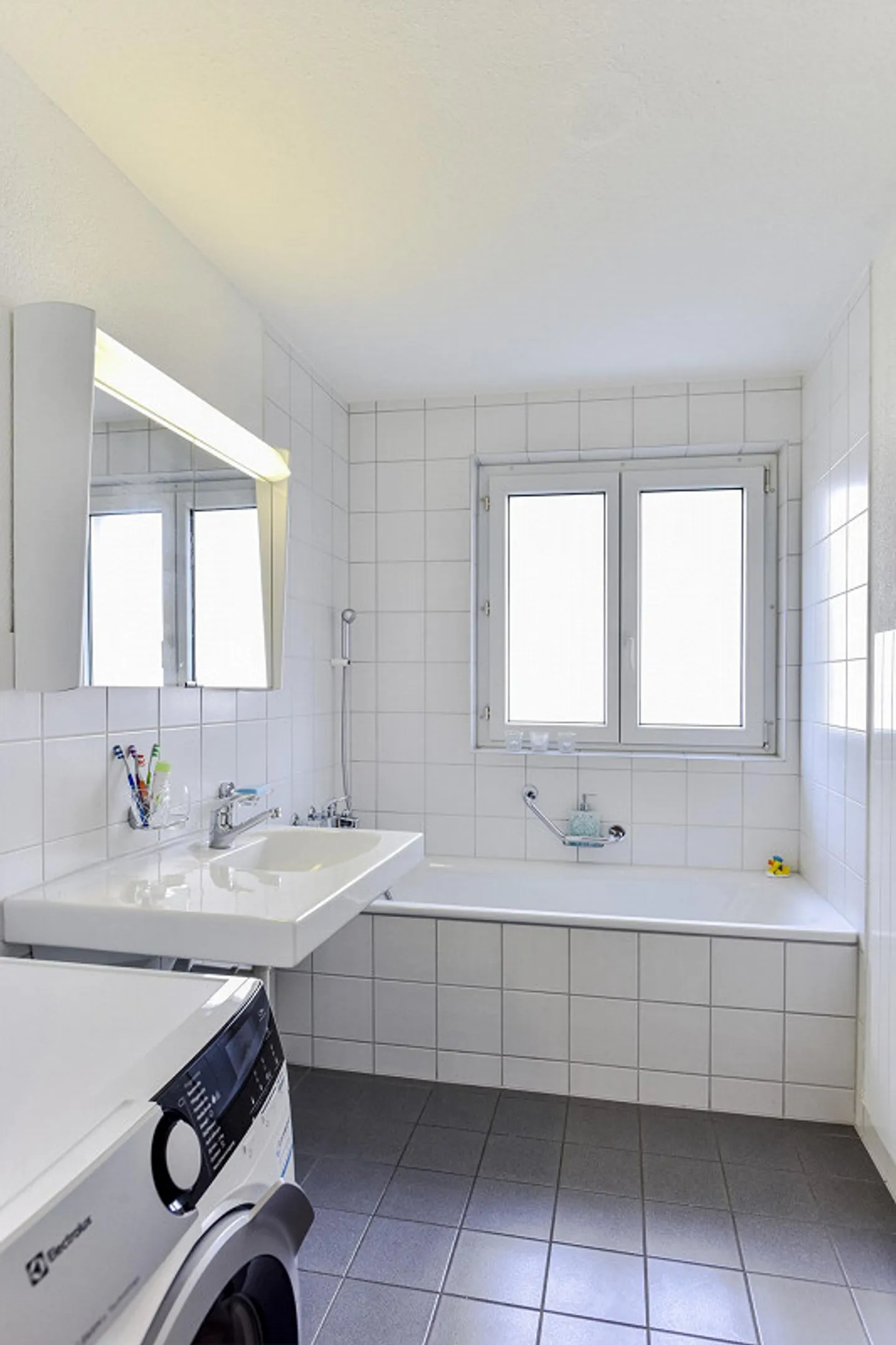 Appartamento Incantevole in Zona Tranquilla - Foto 5 di 13