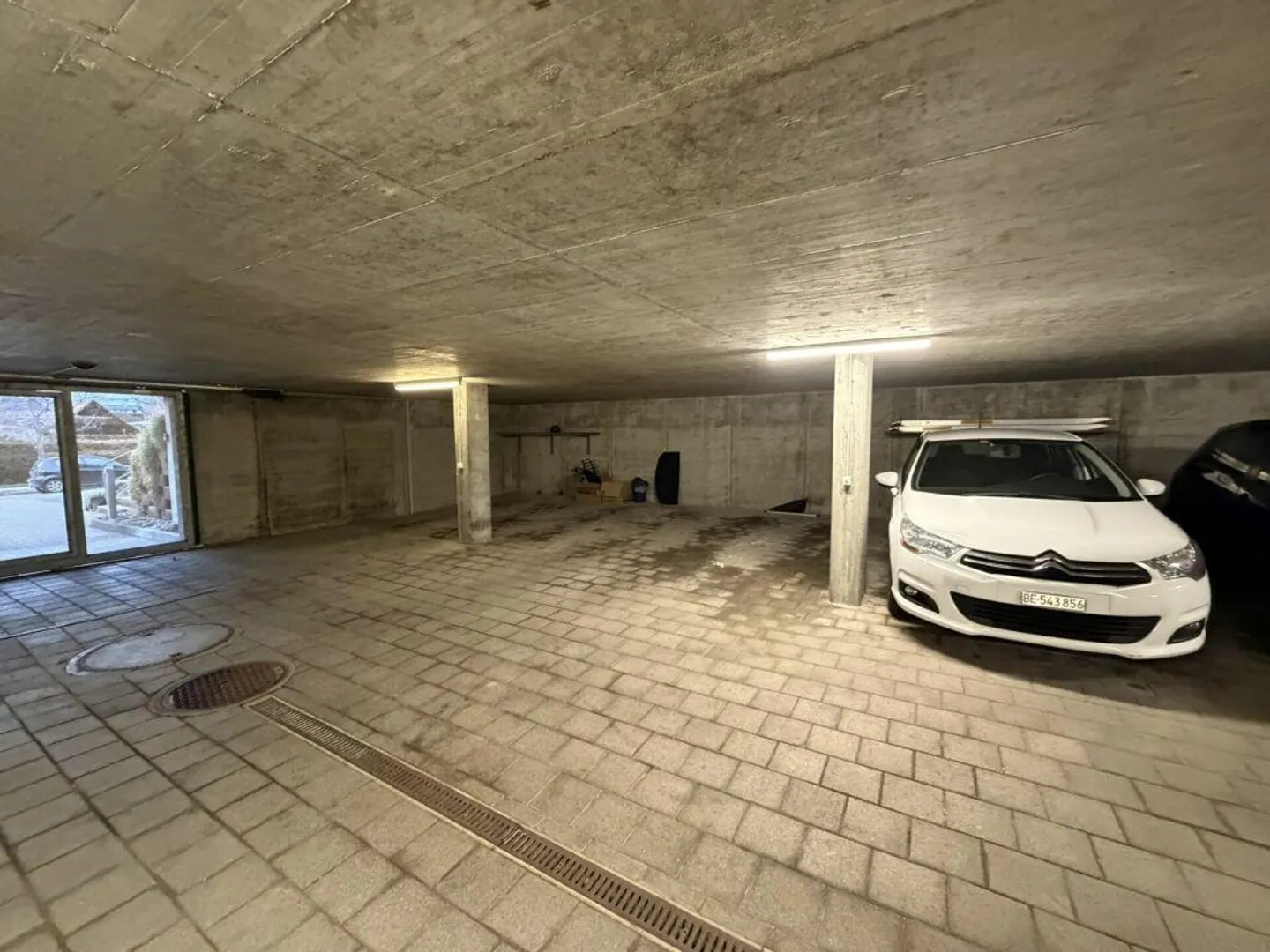 Places de parking et places de garage - Photo 6 sur 11