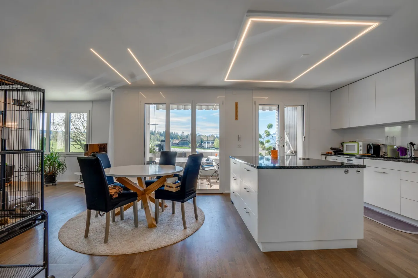 Appartamento da sogno di 4,5 stanze in un complesso residenziale tranquillo e ben curato - Foto 6 di 13