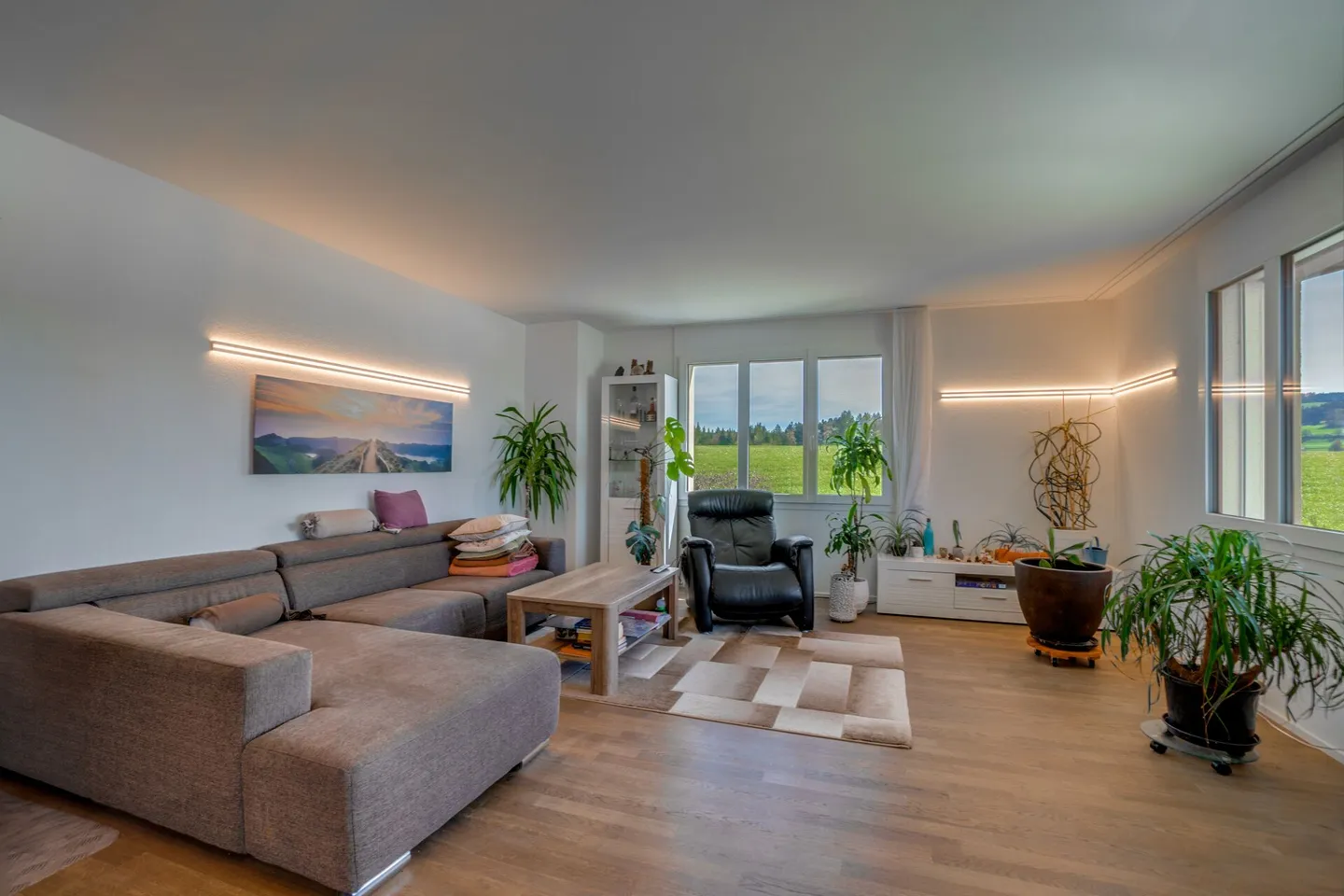 Appartamento da sogno di 4,5 stanze in un complesso residenziale tranquillo e ben curato - Foto 1 di 13