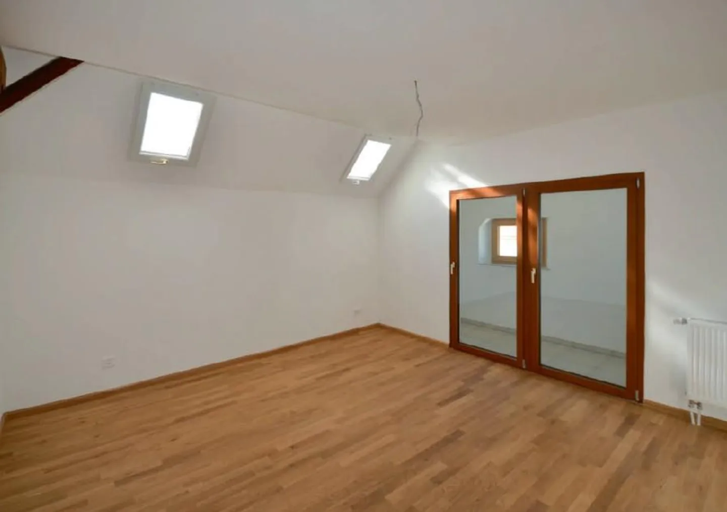 Moderne 3,5 Zimmer Dachwohnung mit Balkon und grossem Dachraum - Foto 4 von 8