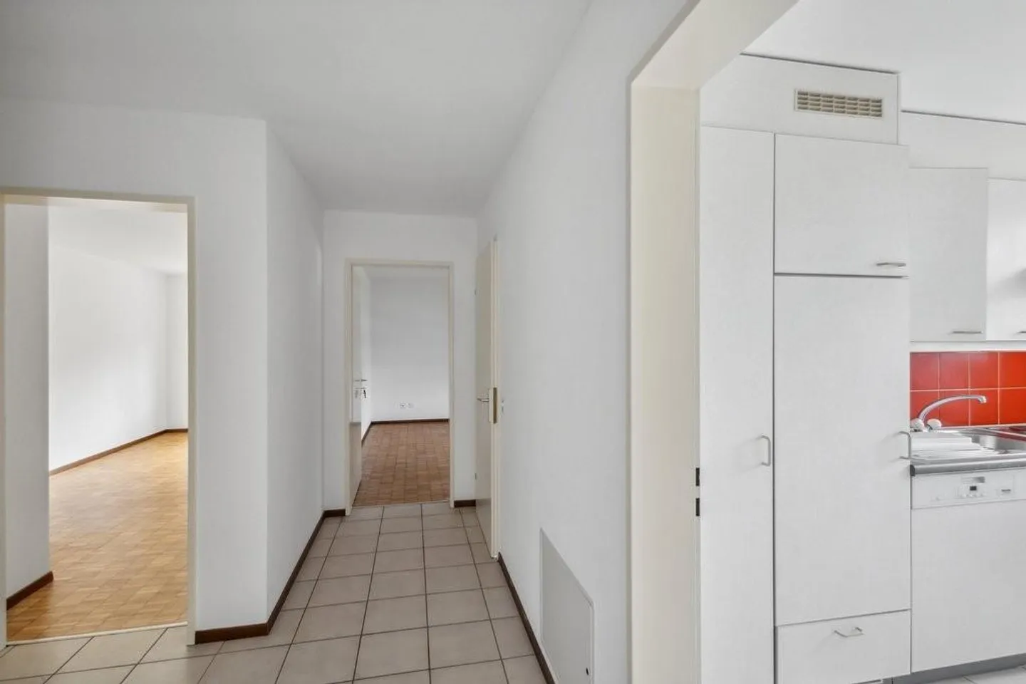 Appartamento luminoso 3.5 locali - Foto 5 di 12