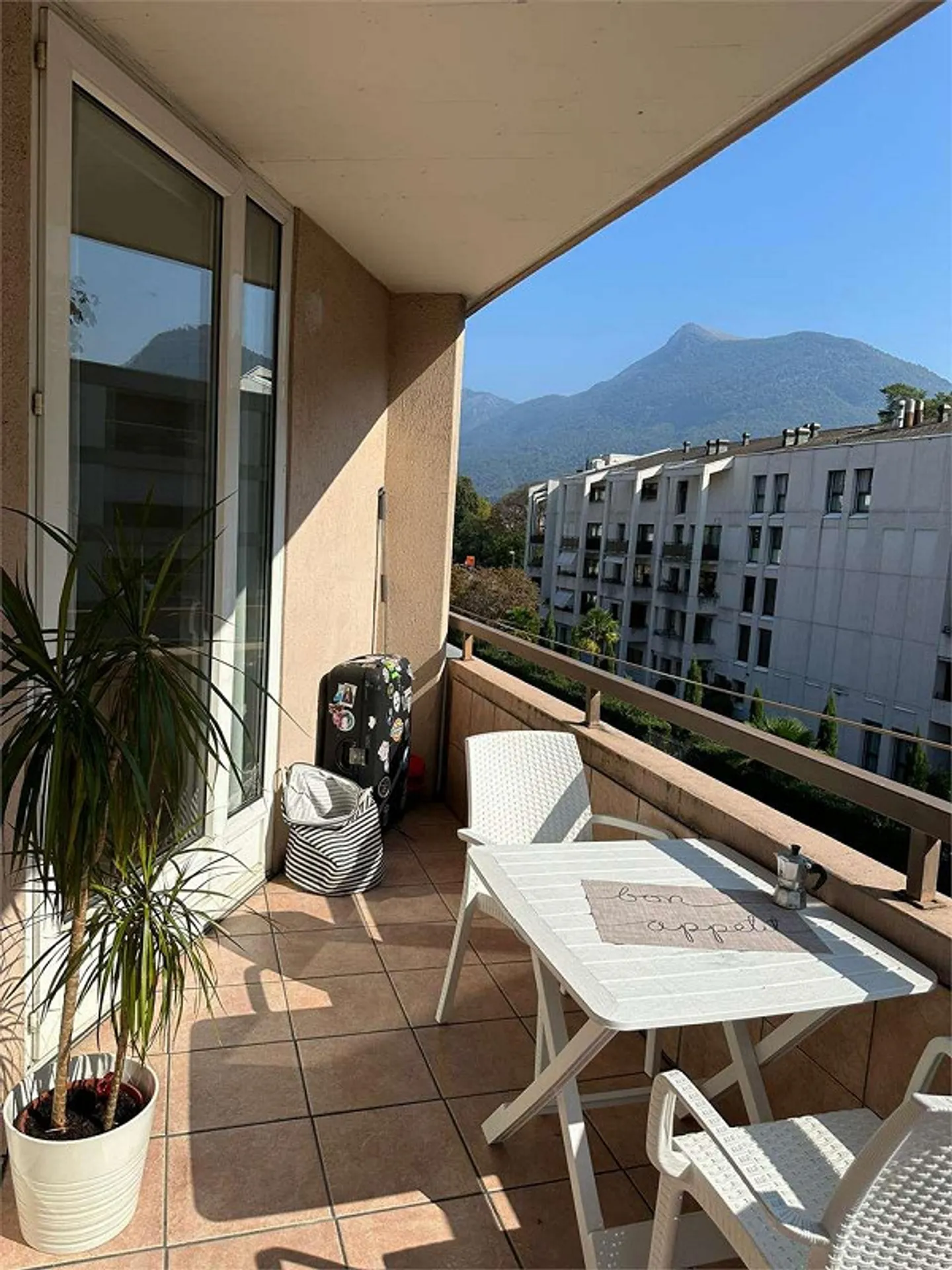 Massagno (Via Tesserete) - Charmant 2.5 Pièces avec Cuisine Ouverte, Gra - Photo 6 sur 8