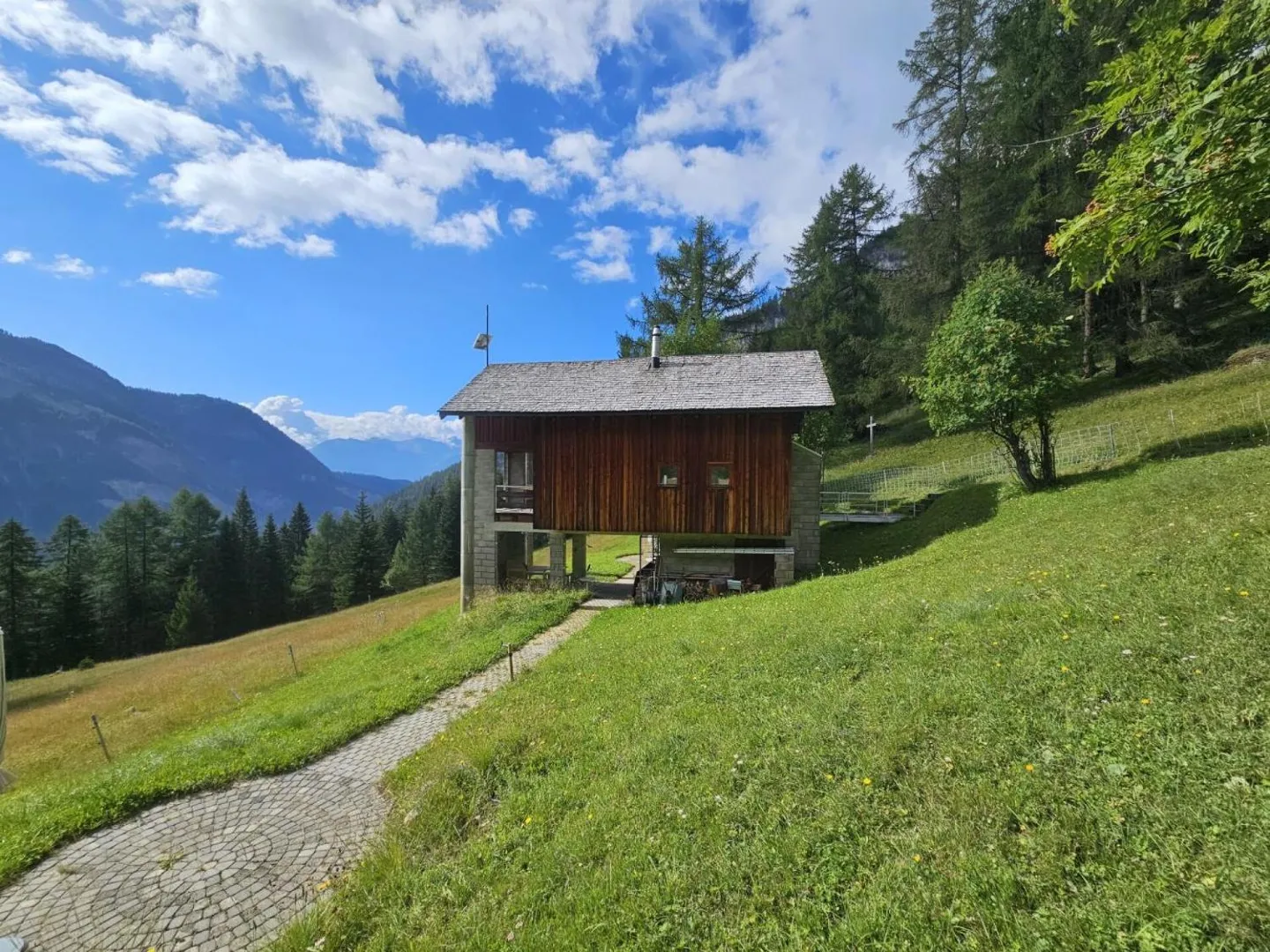 Chalet mit Atemberaubendem Bergblick - Foto 1 von 4