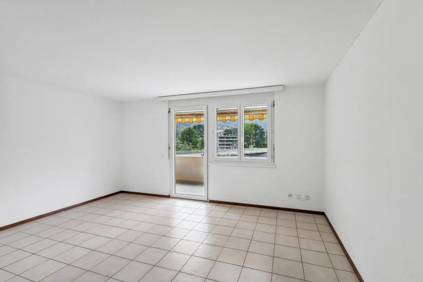 Appartamento luminoso 3.5 locali - Foto 3 di 12