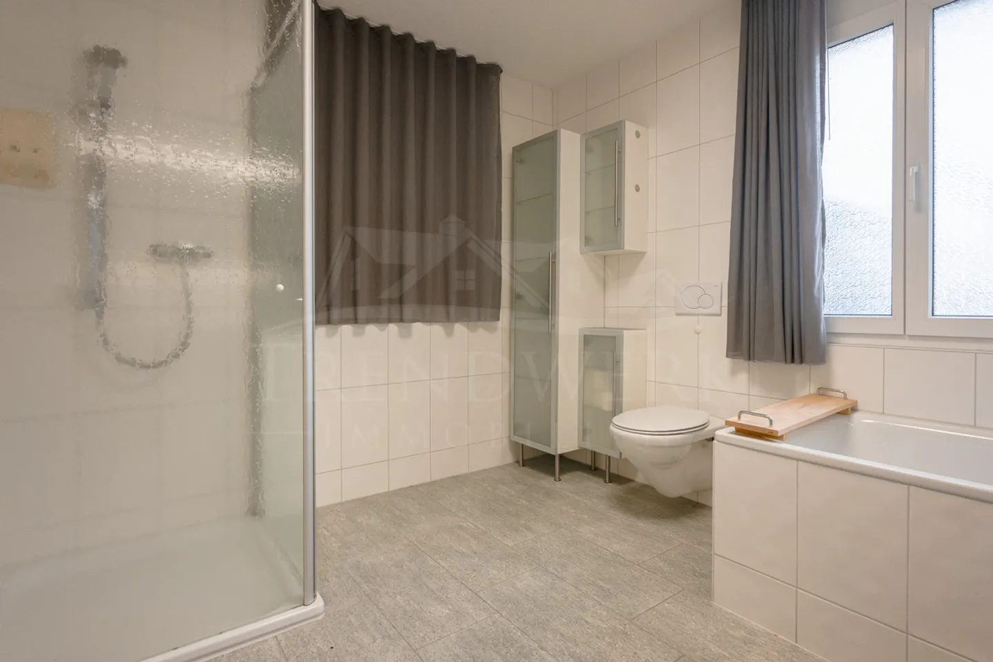 Casa unifamiliare di 7 stanze con molto spazio esterno a Niederscherli - Foto 4 di 10