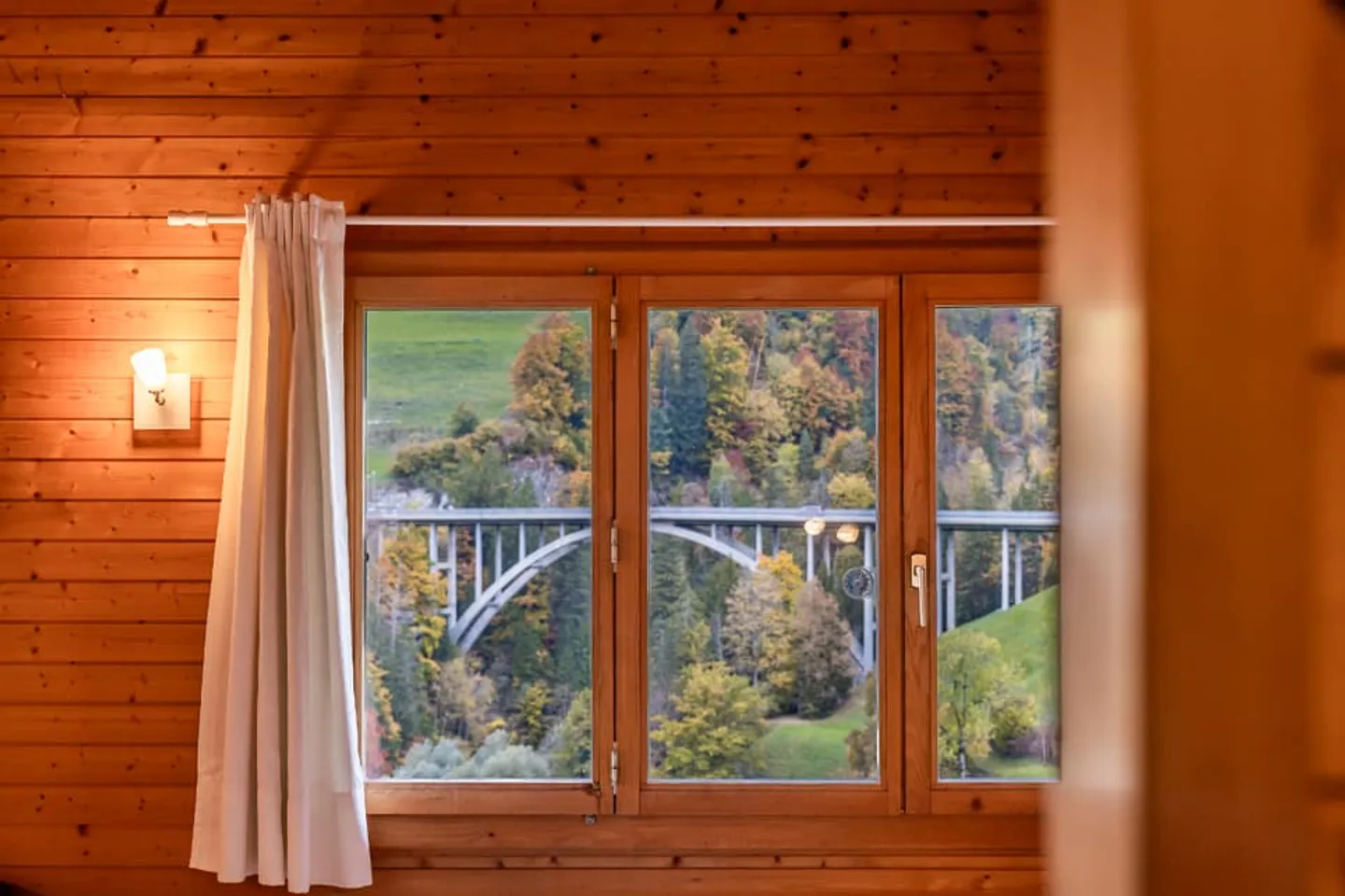 The charm of a chalet, the majesty of the mountains - Photo 3 of 10