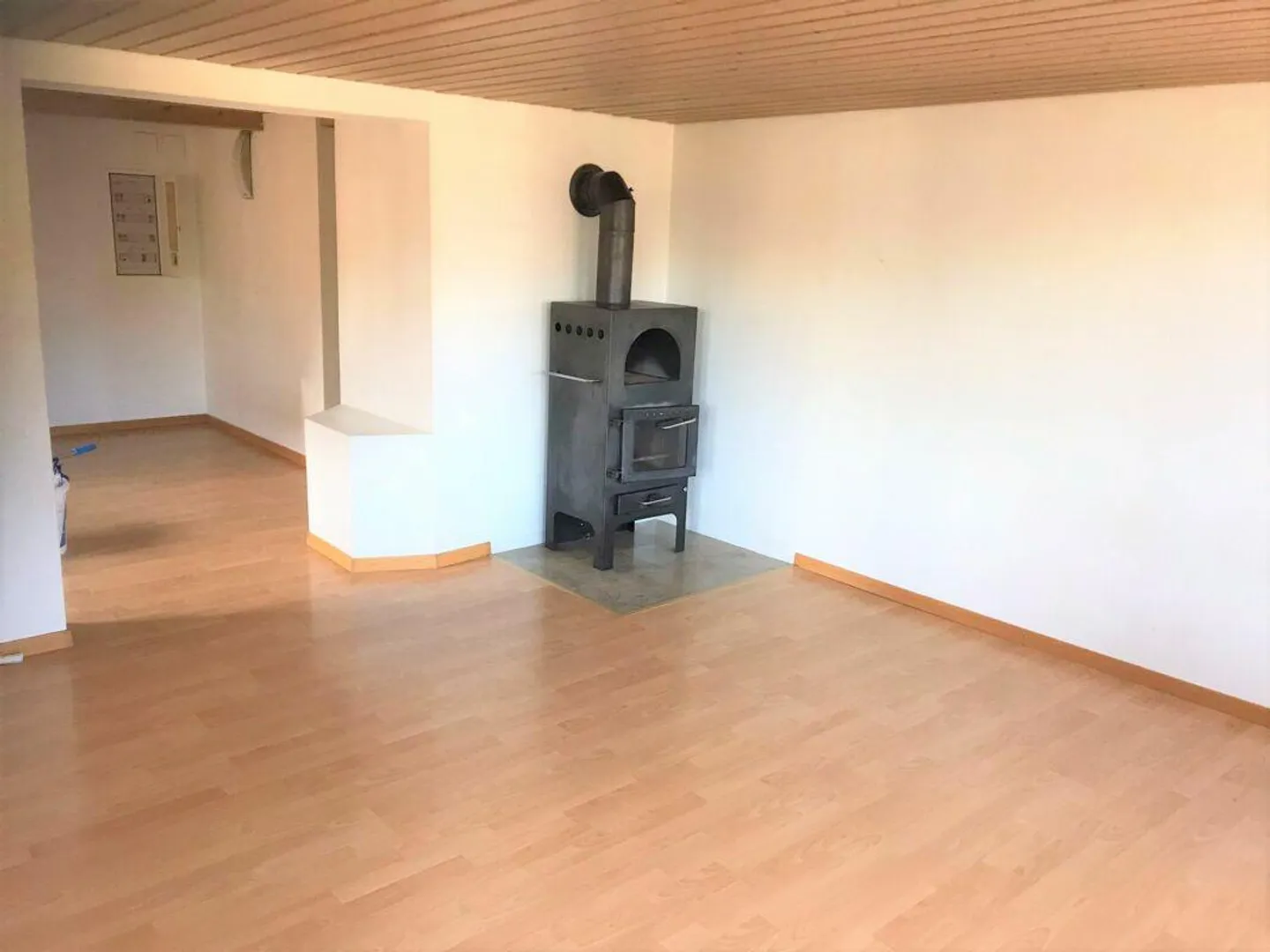 Cozy 2.5-room apartment with balcony - Photo 1 of 7